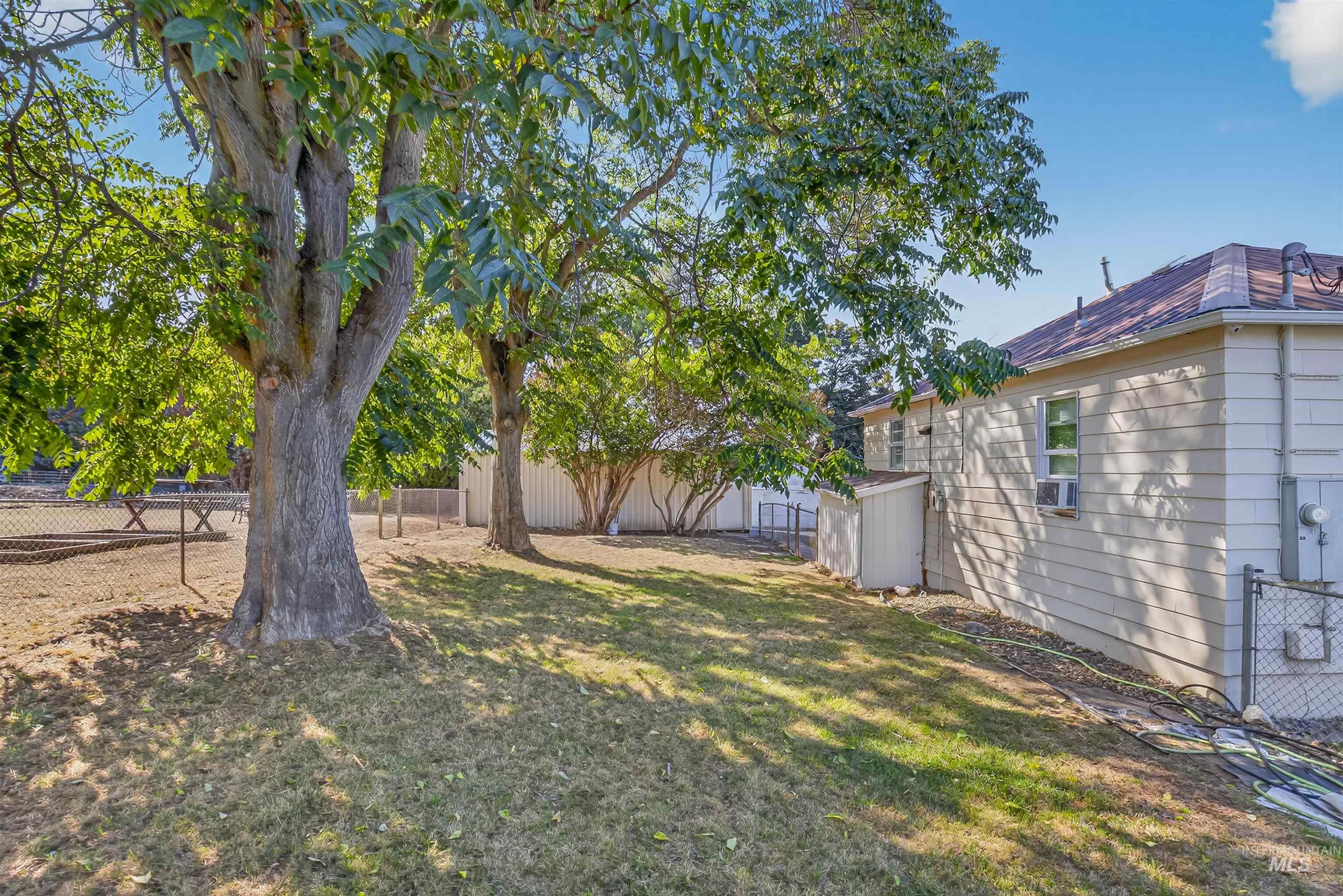 332 Vista Ave.