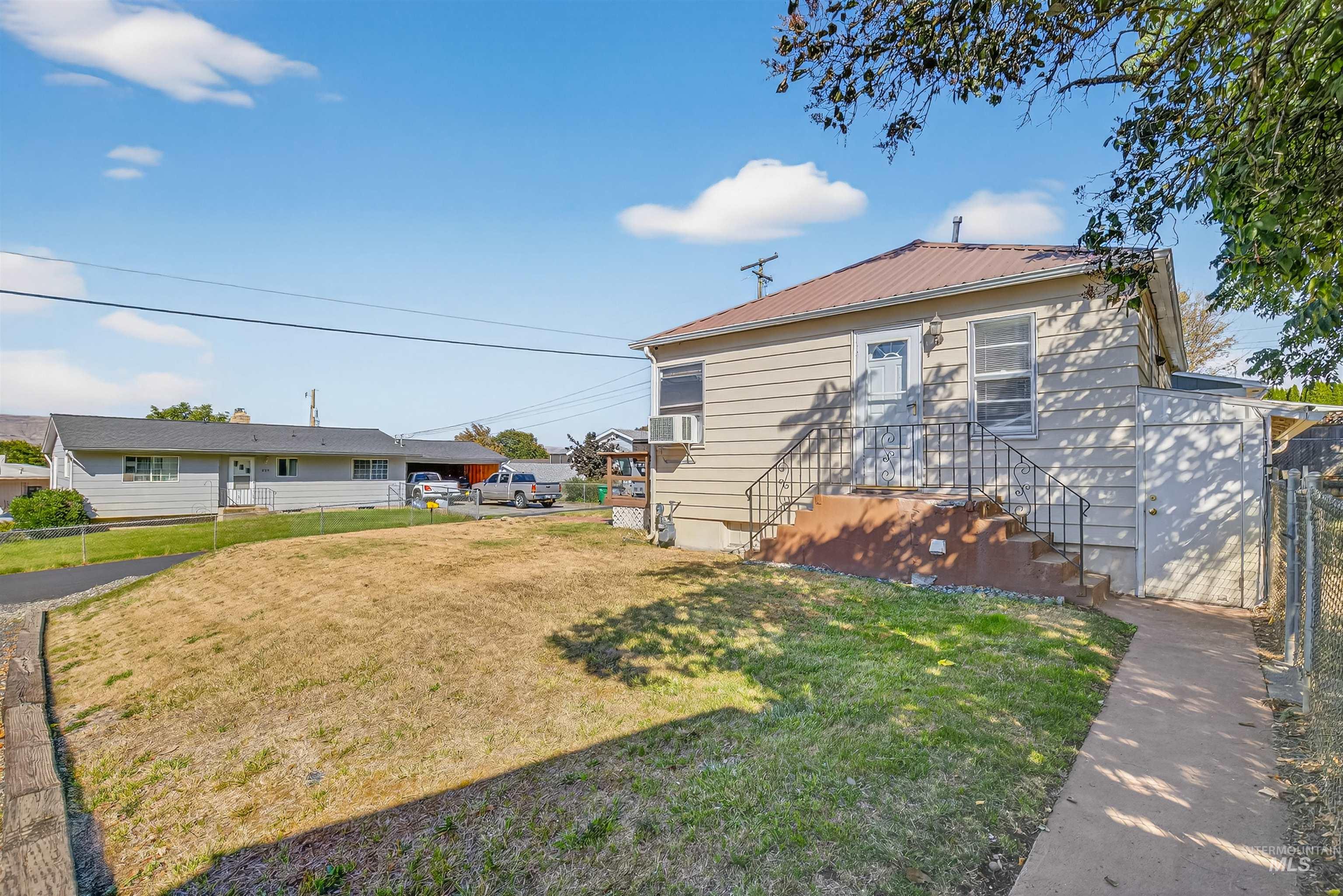 332 Vista Ave.