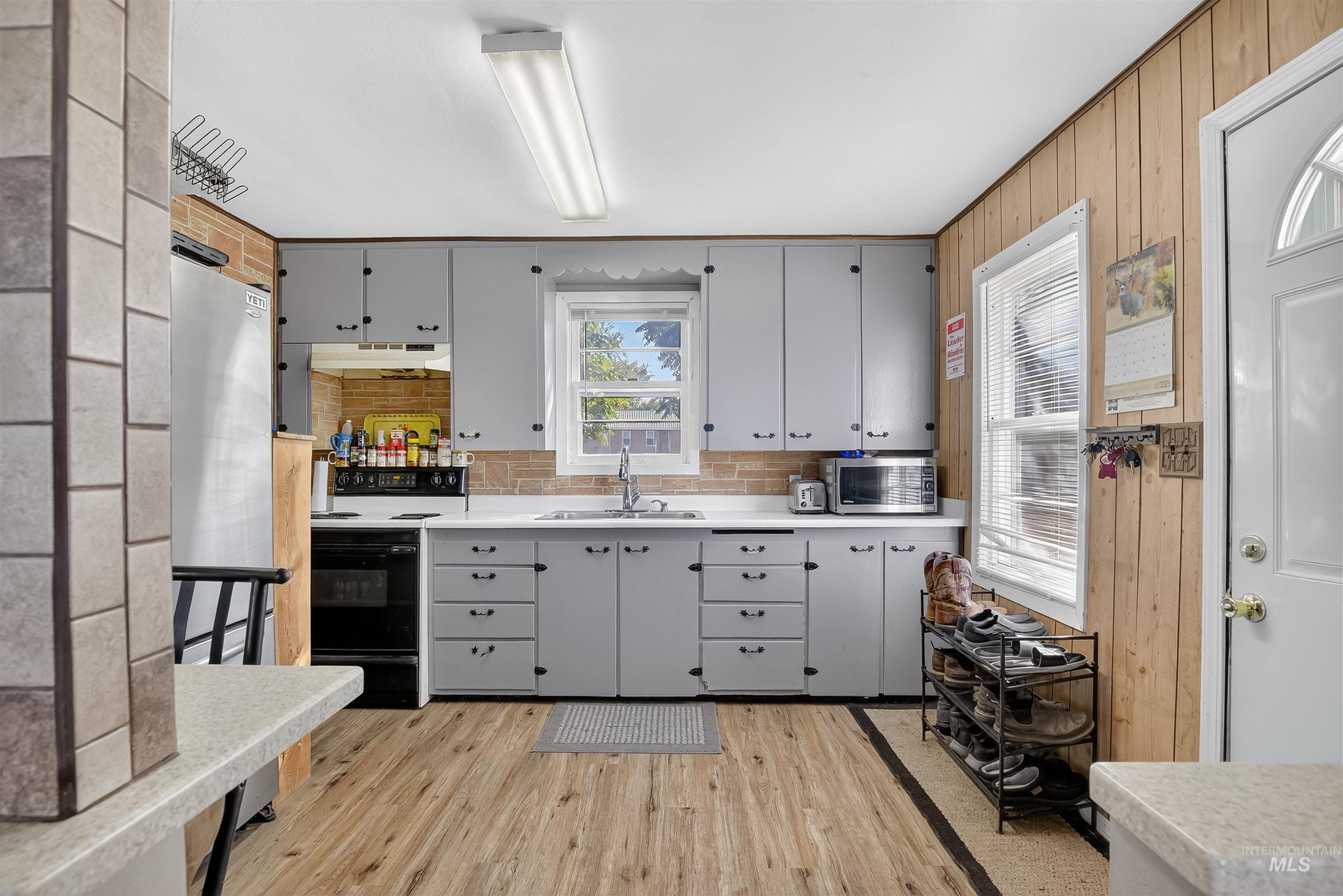 332 Vista Ave.