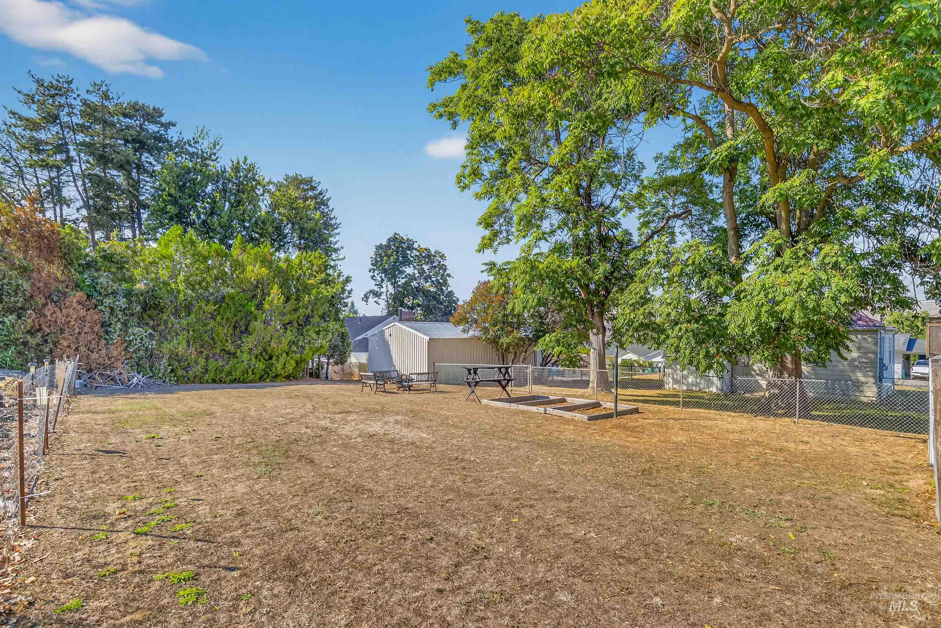 332 Vista Ave.