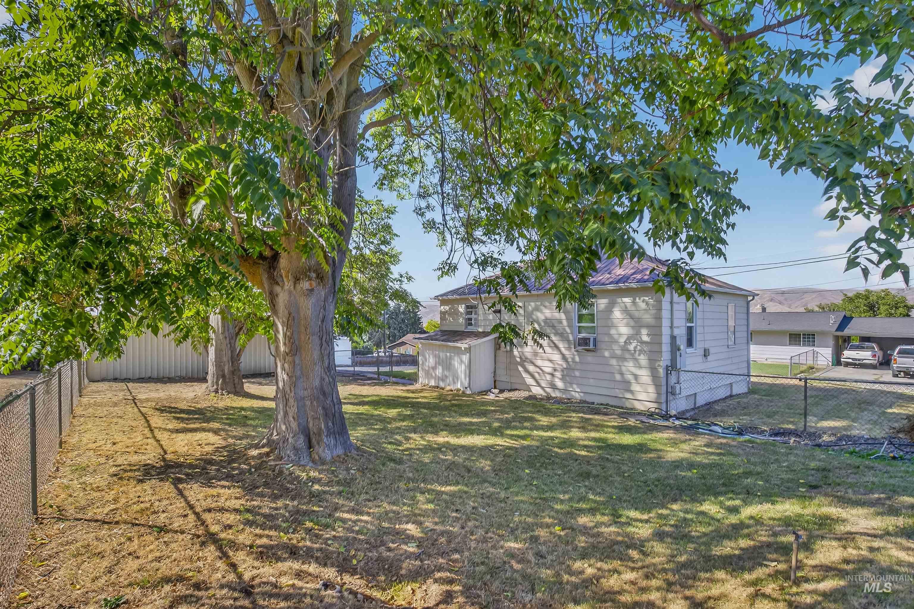332 Vista Ave.
