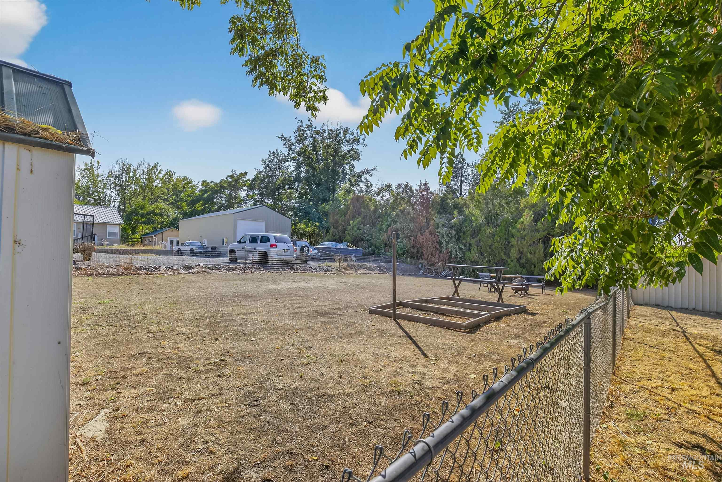 332 Vista Ave.