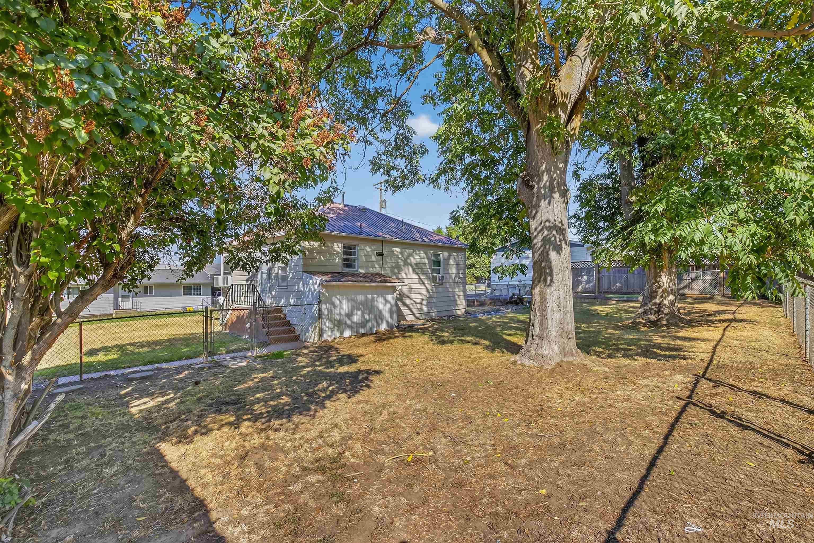 332 Vista Ave.