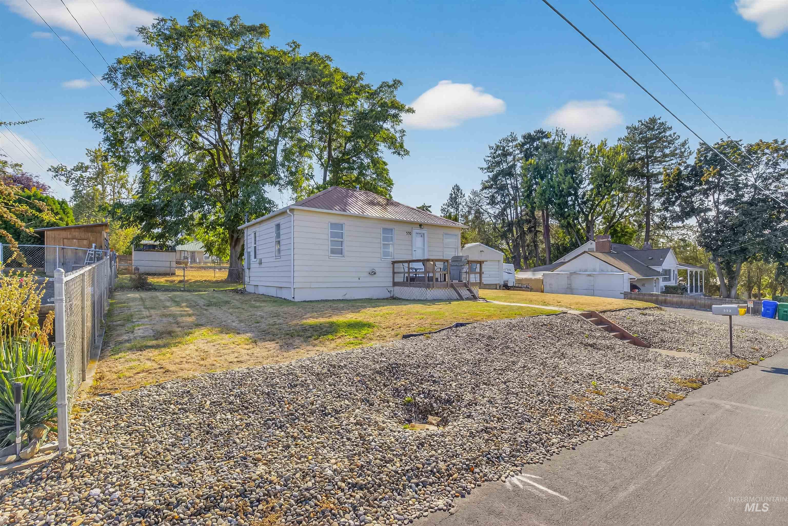 332 Vista Ave.