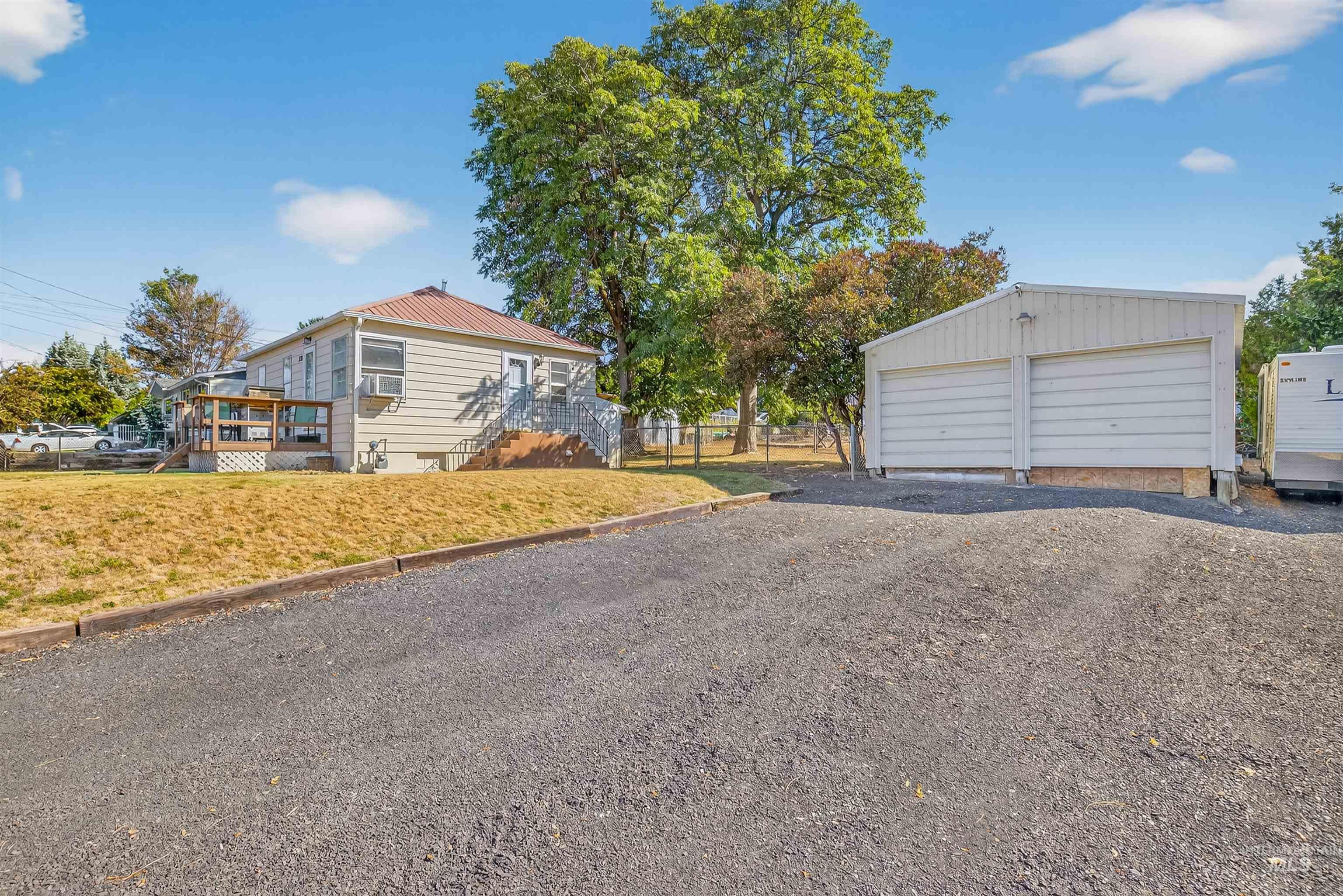 332 Vista Ave.