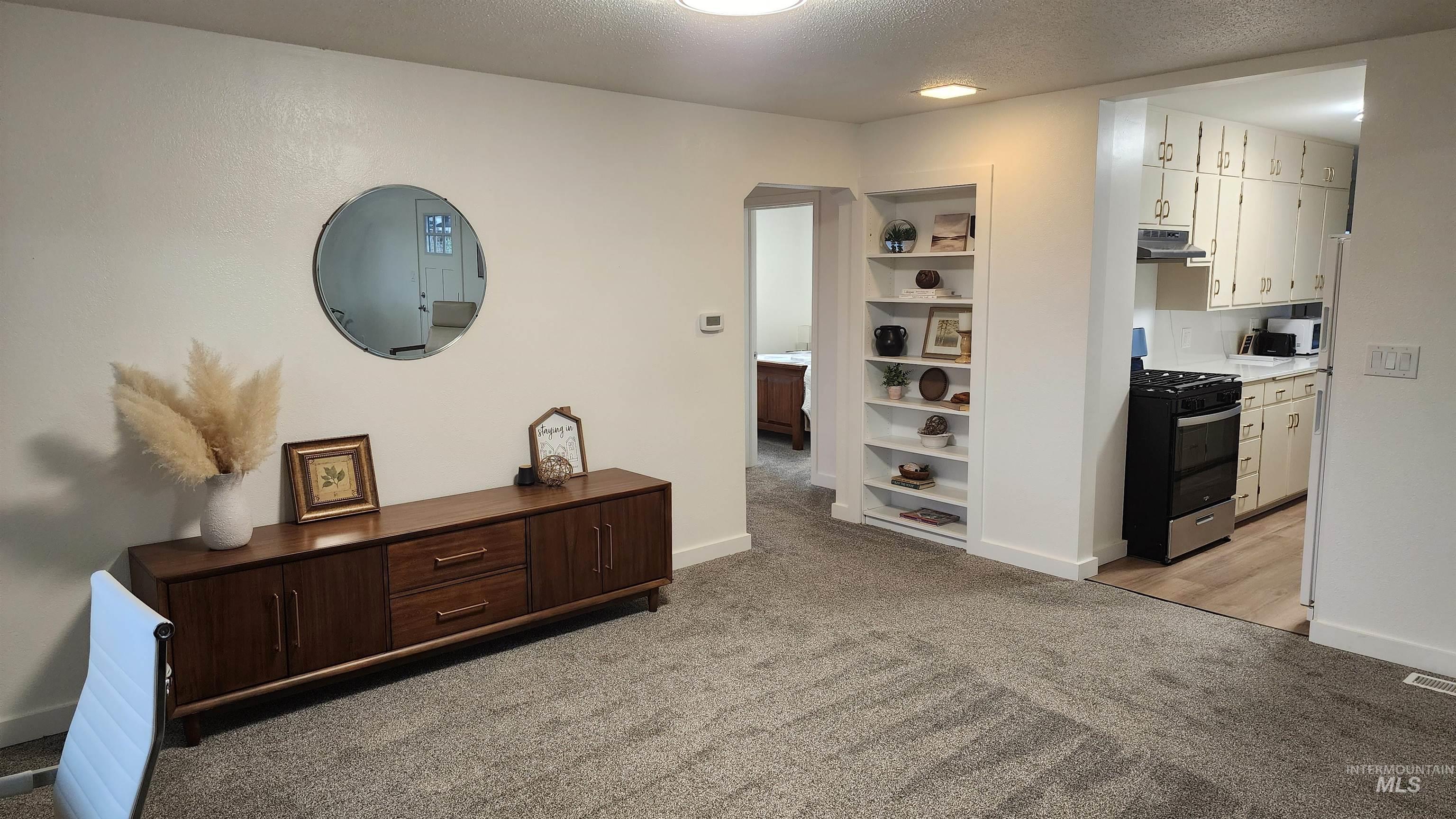 1611 Grelle Ave