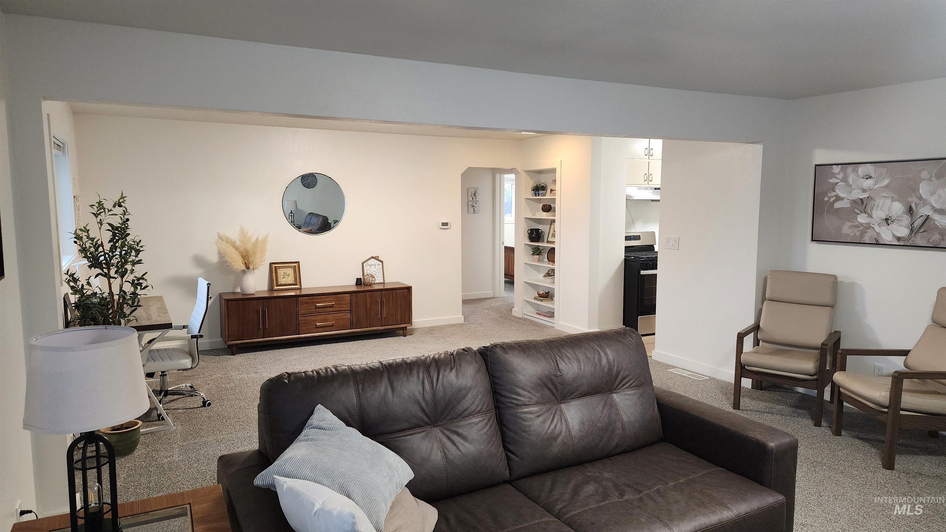 1611 Grelle Ave