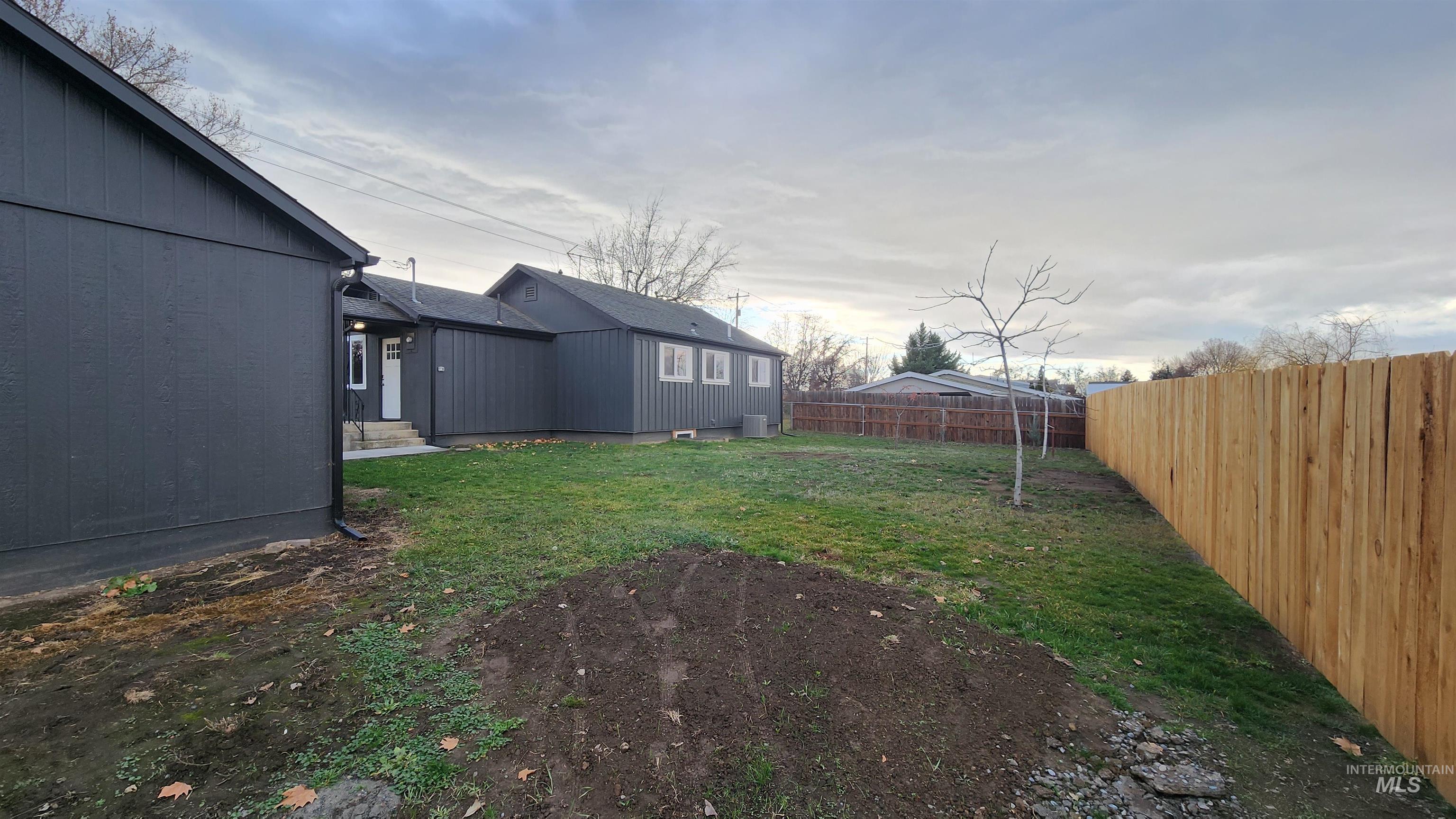 1611 Grelle Ave