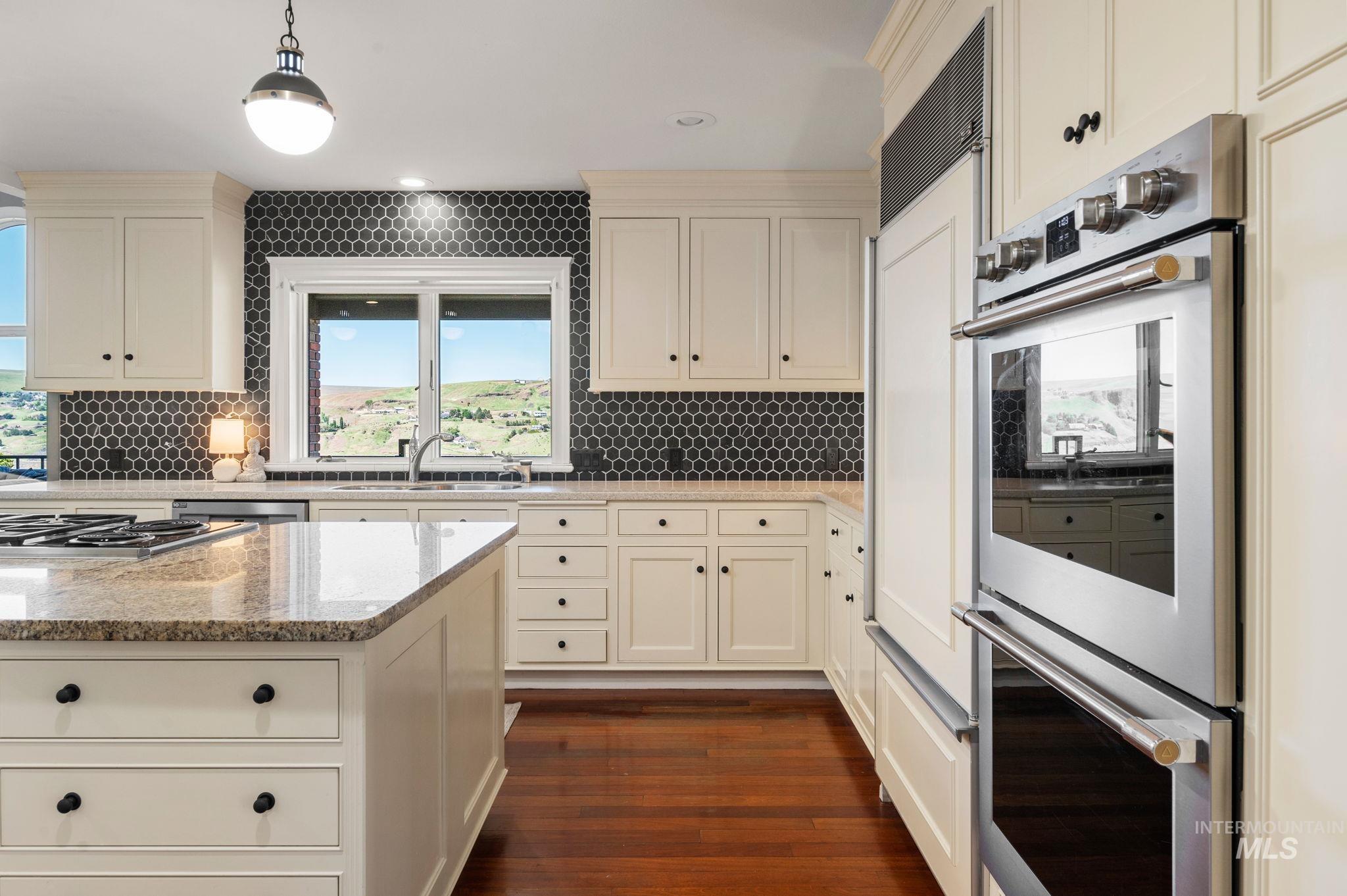 176 Marine View Drive