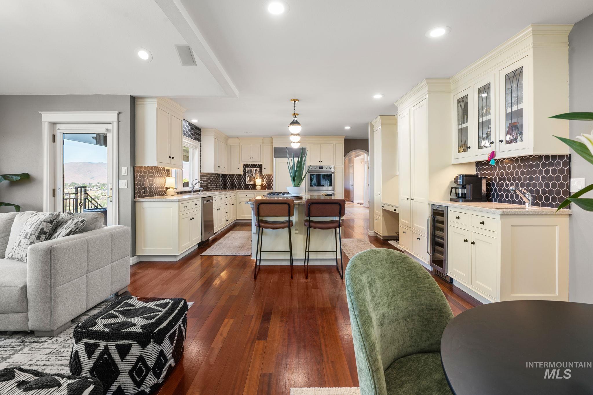 176 Marine View Drive