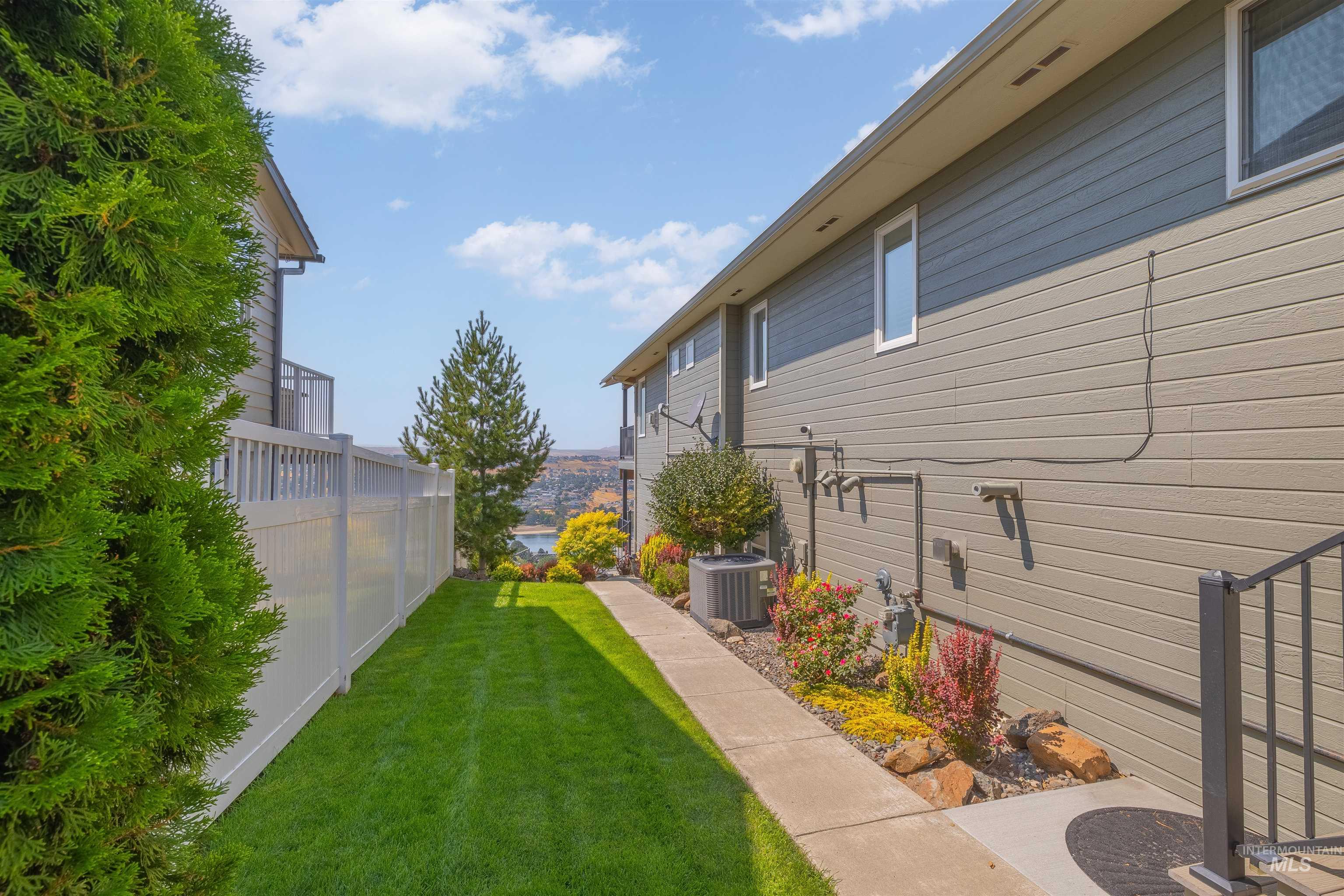 528 Crestline Circle Drive