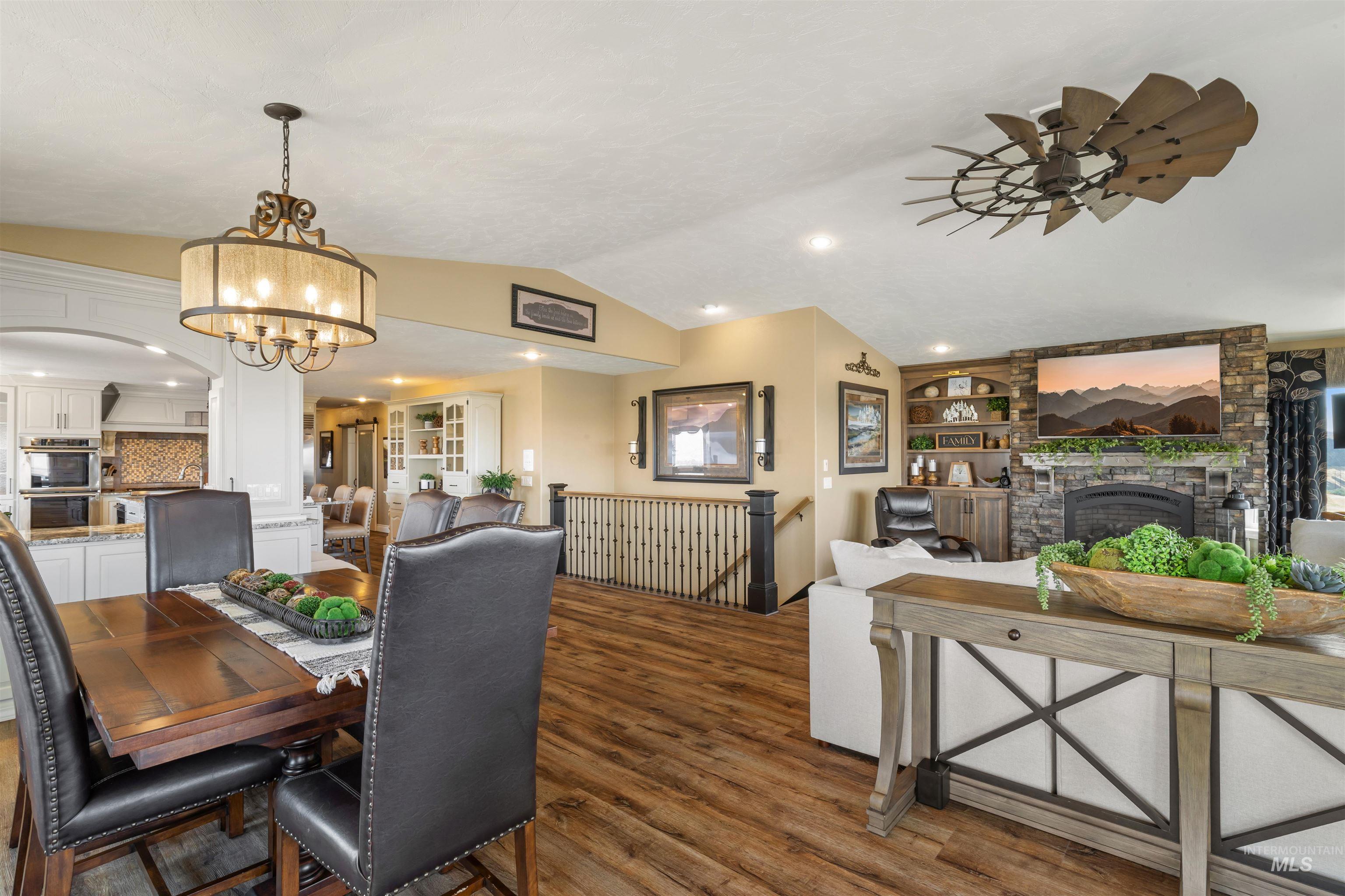 528 Crestline Circle Drive