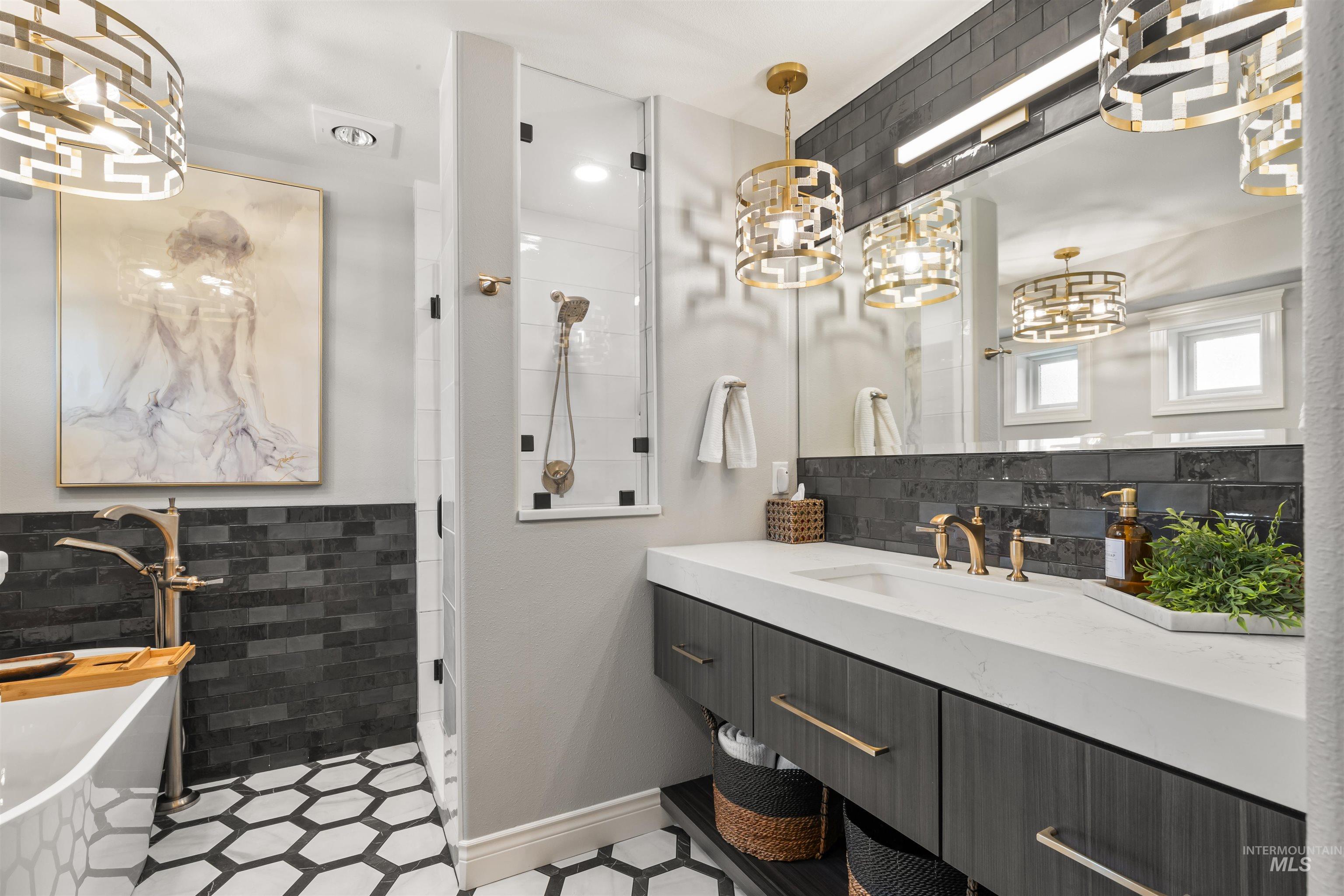 528 Crestline Circle Drive