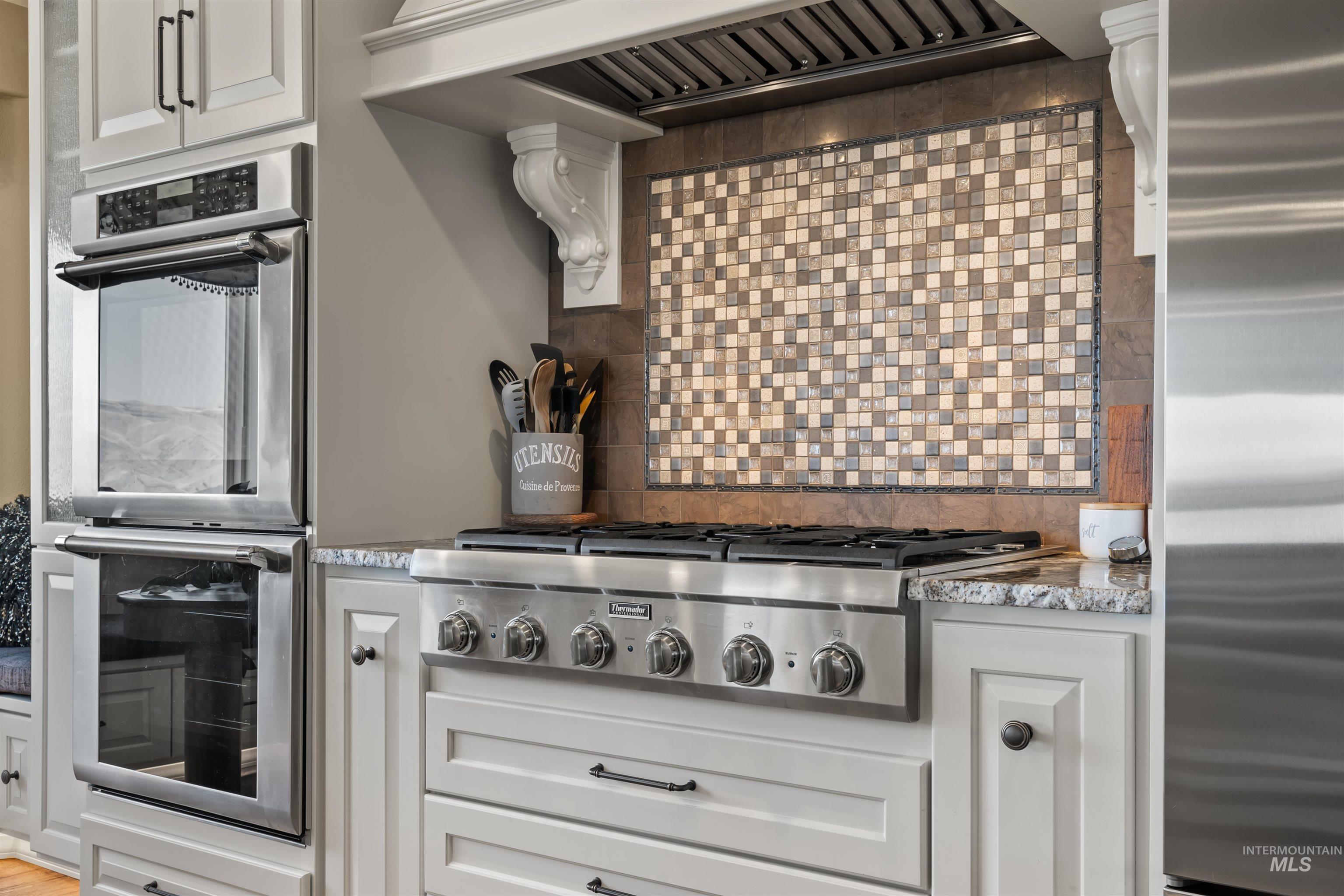 528 Crestline Circle Drive