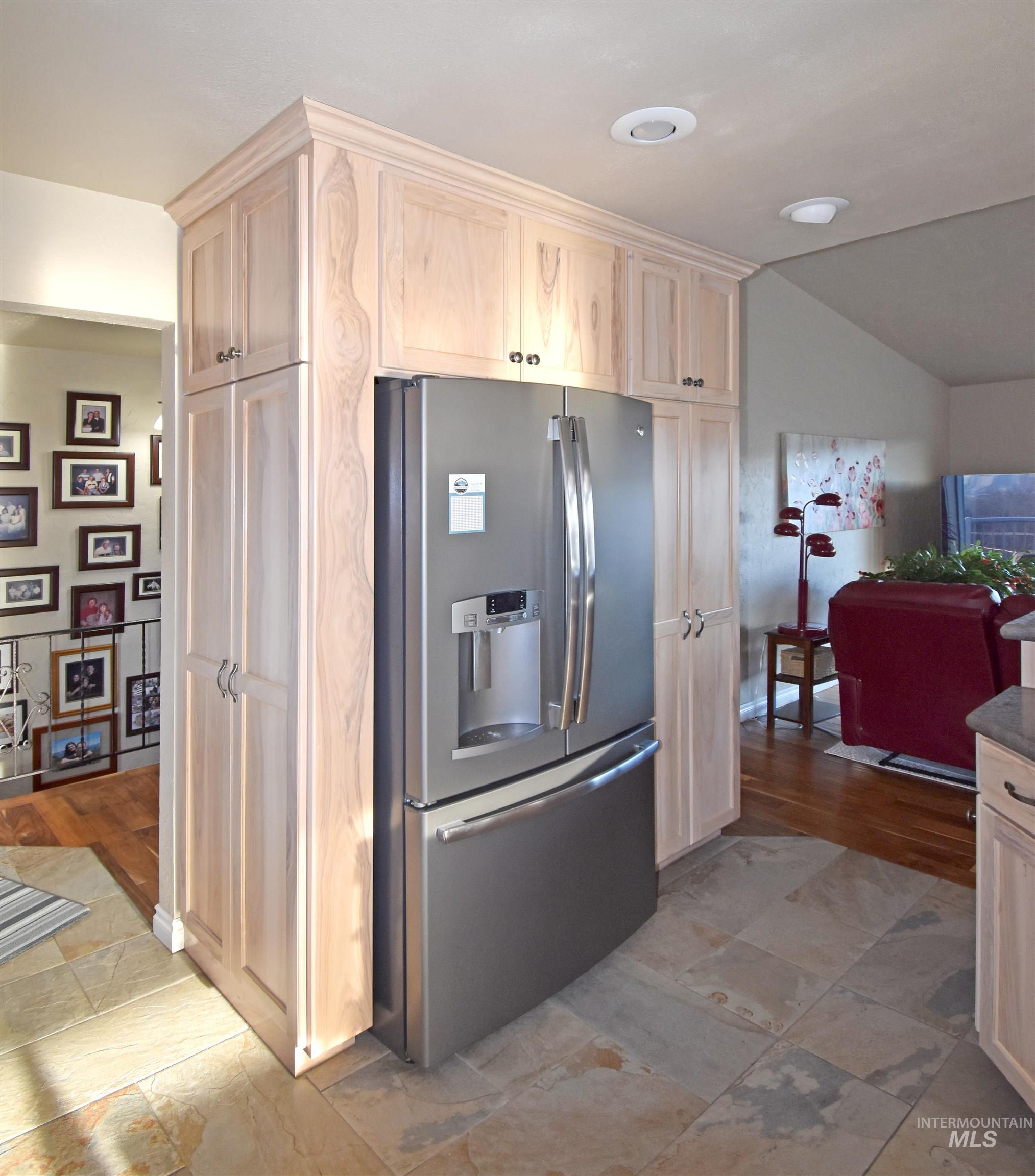 1909 Parkview Ct