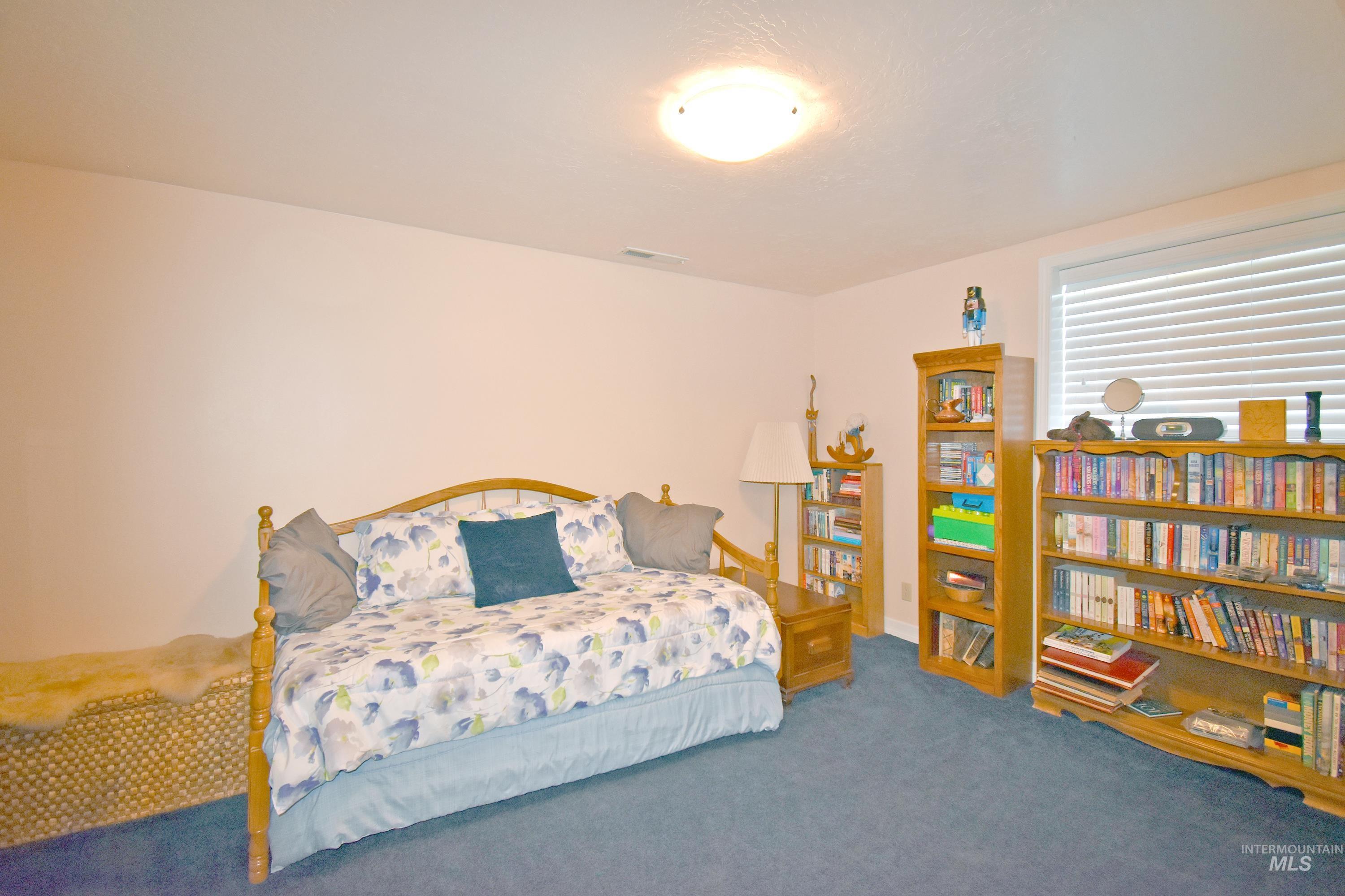 1909 Parkview Ct