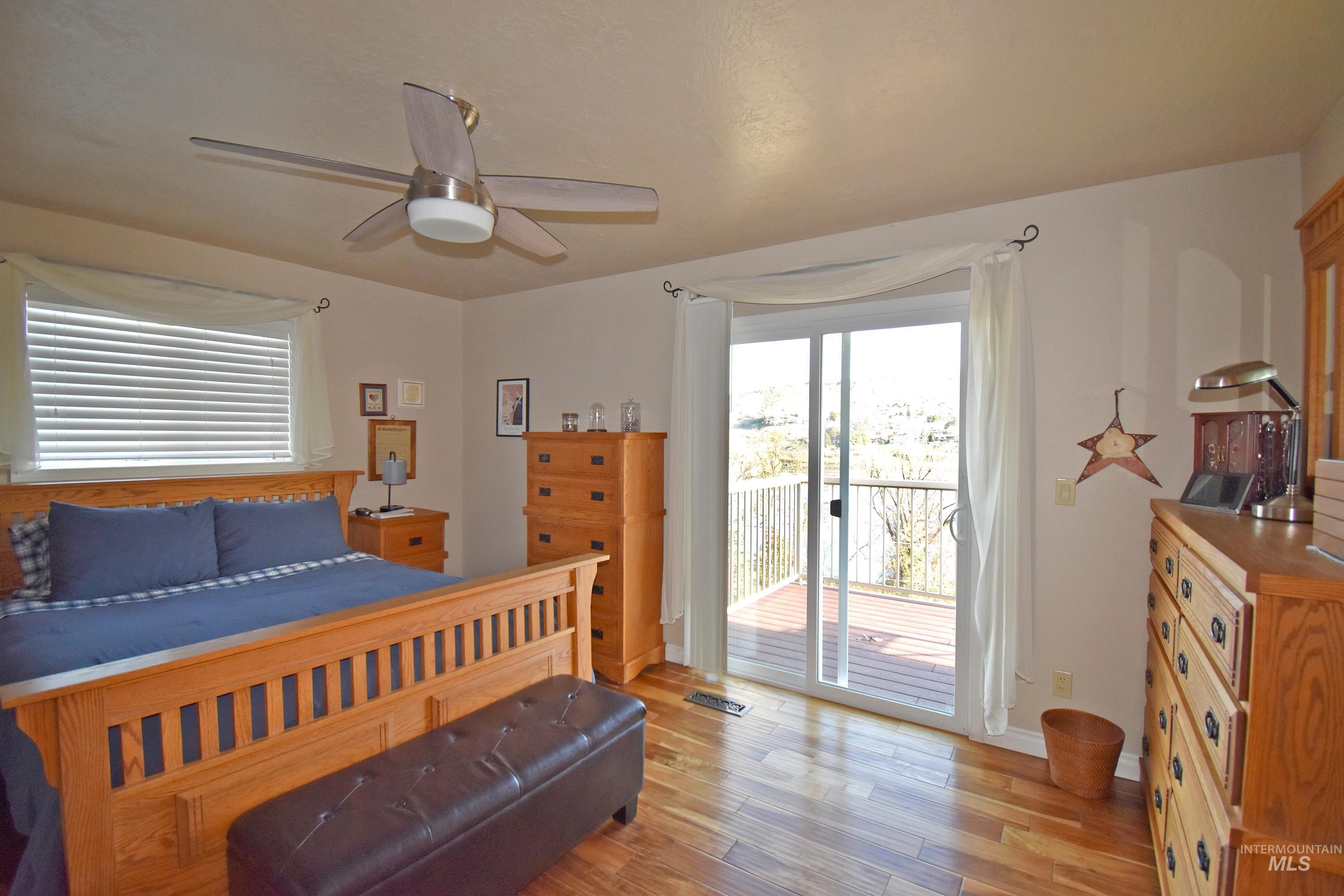 1909 Parkview Ct