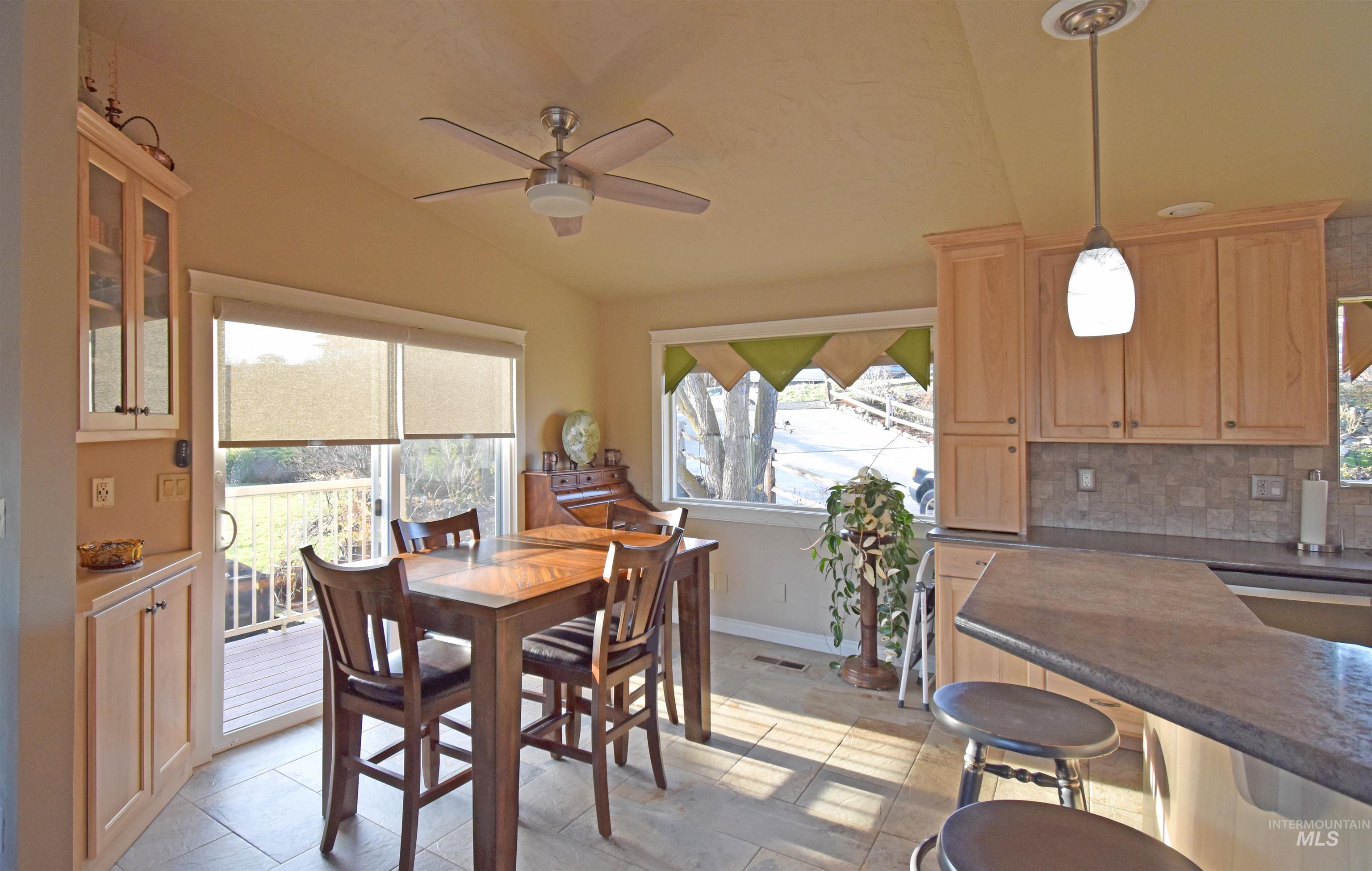1909 Parkview Ct
