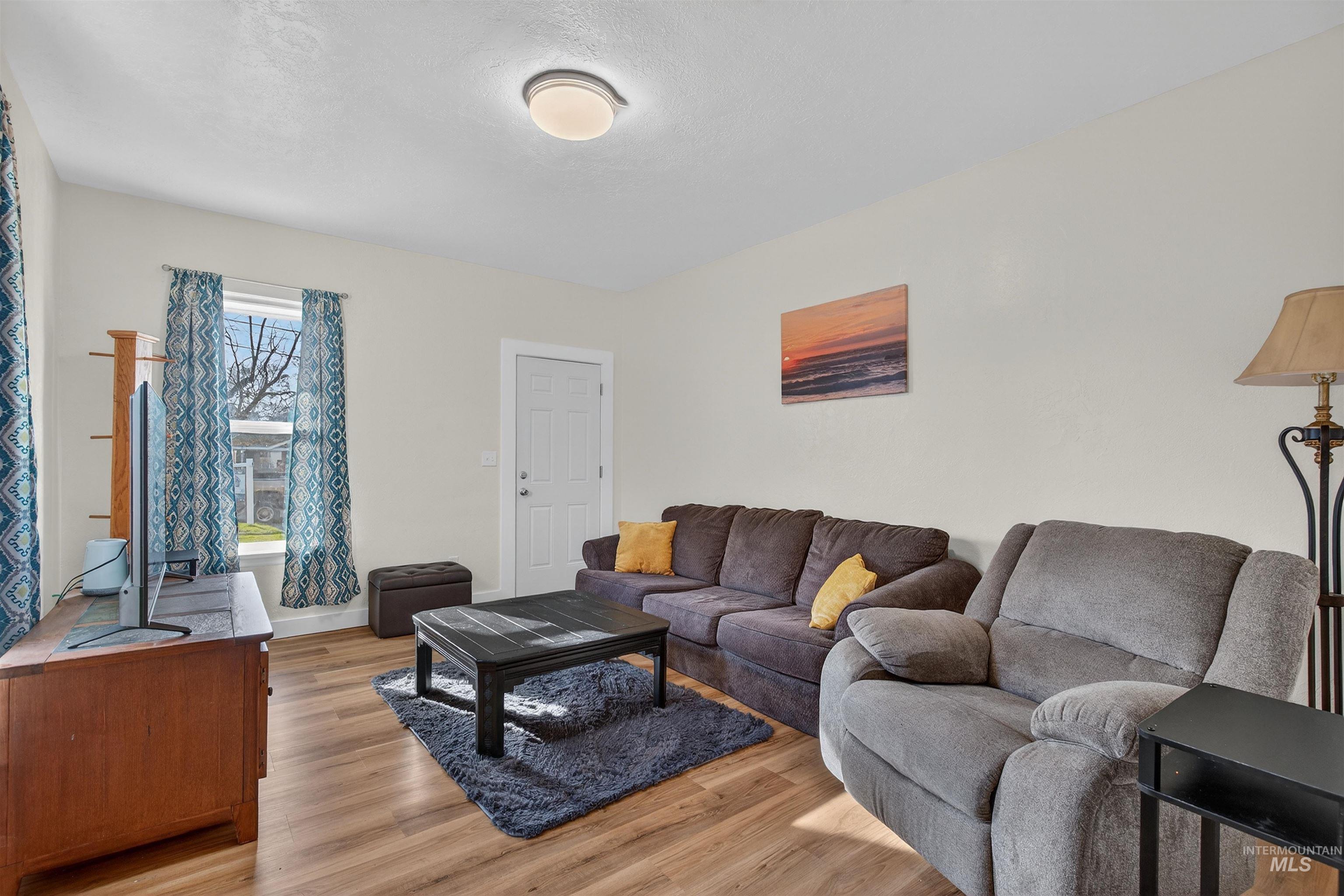 321 2nd Ave