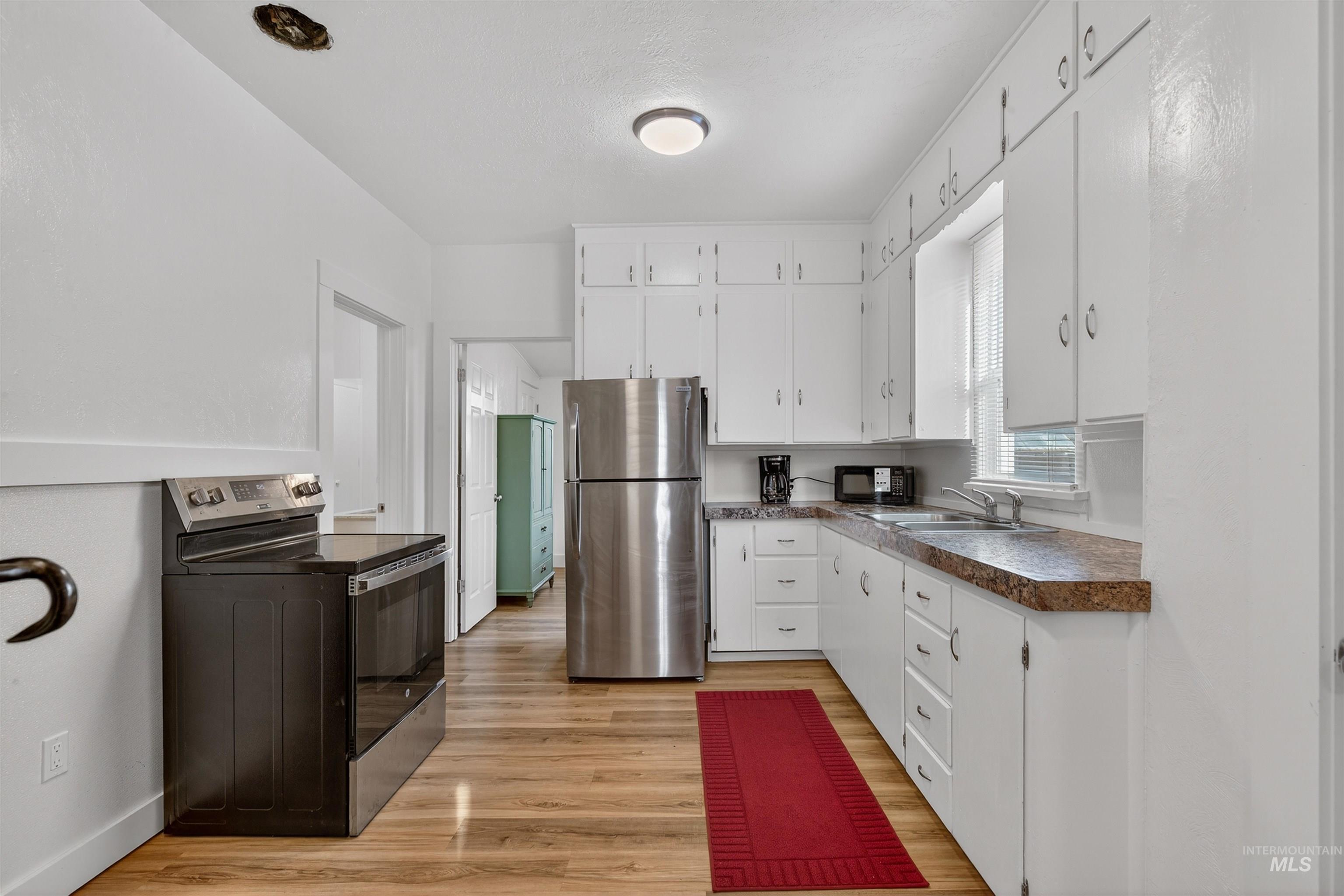 321 2nd Ave