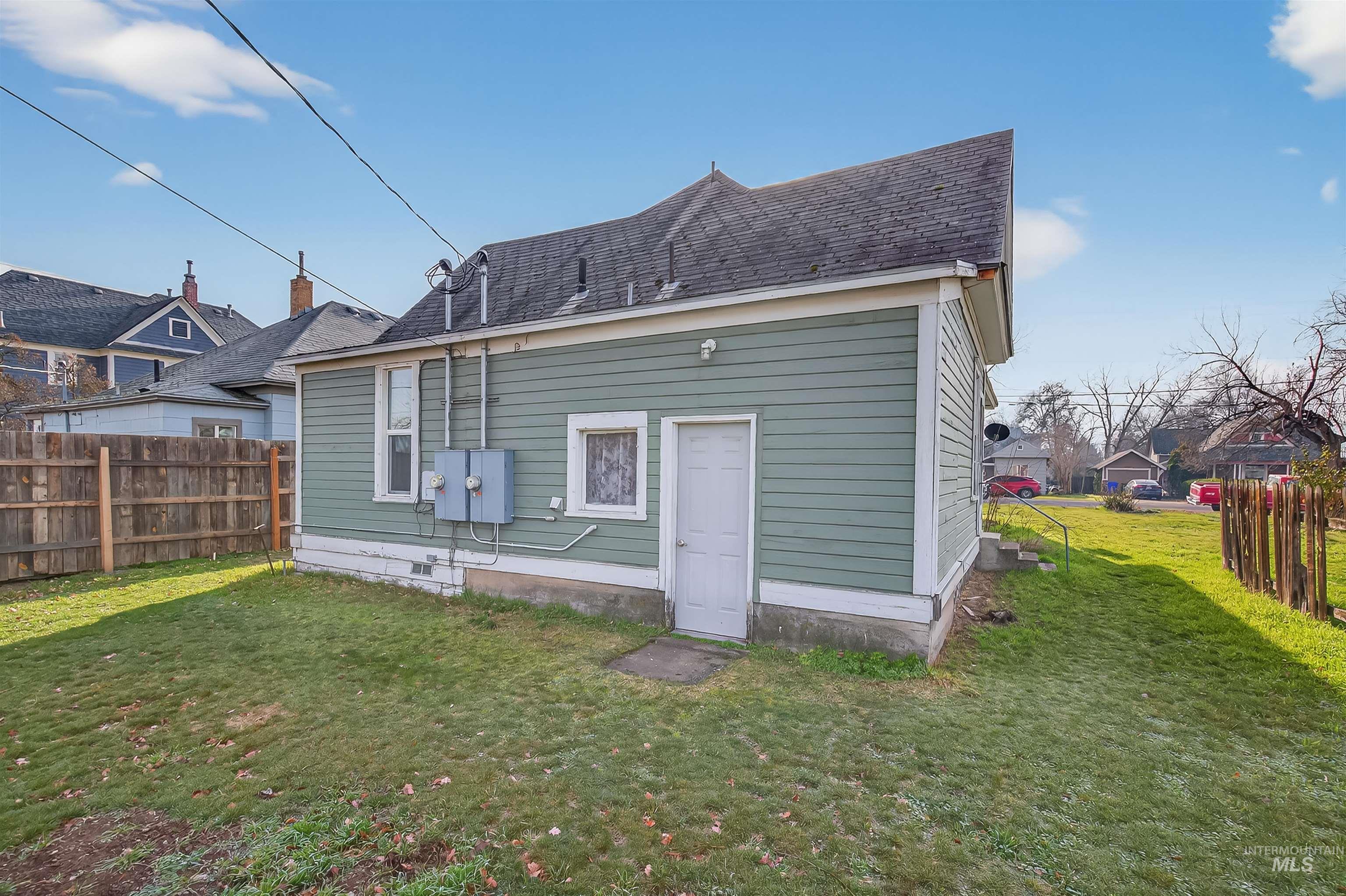321 2nd Ave