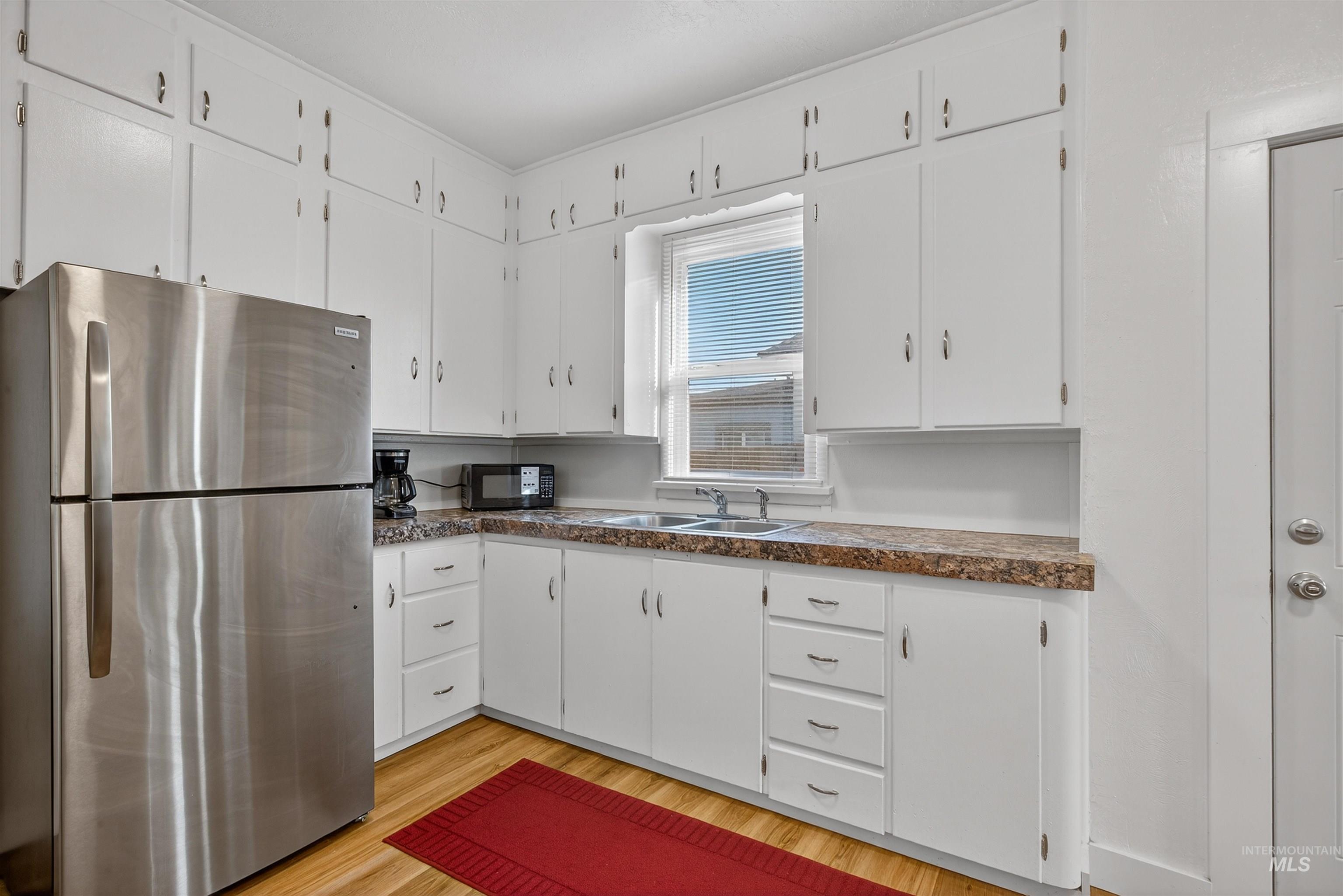 321 2nd Ave