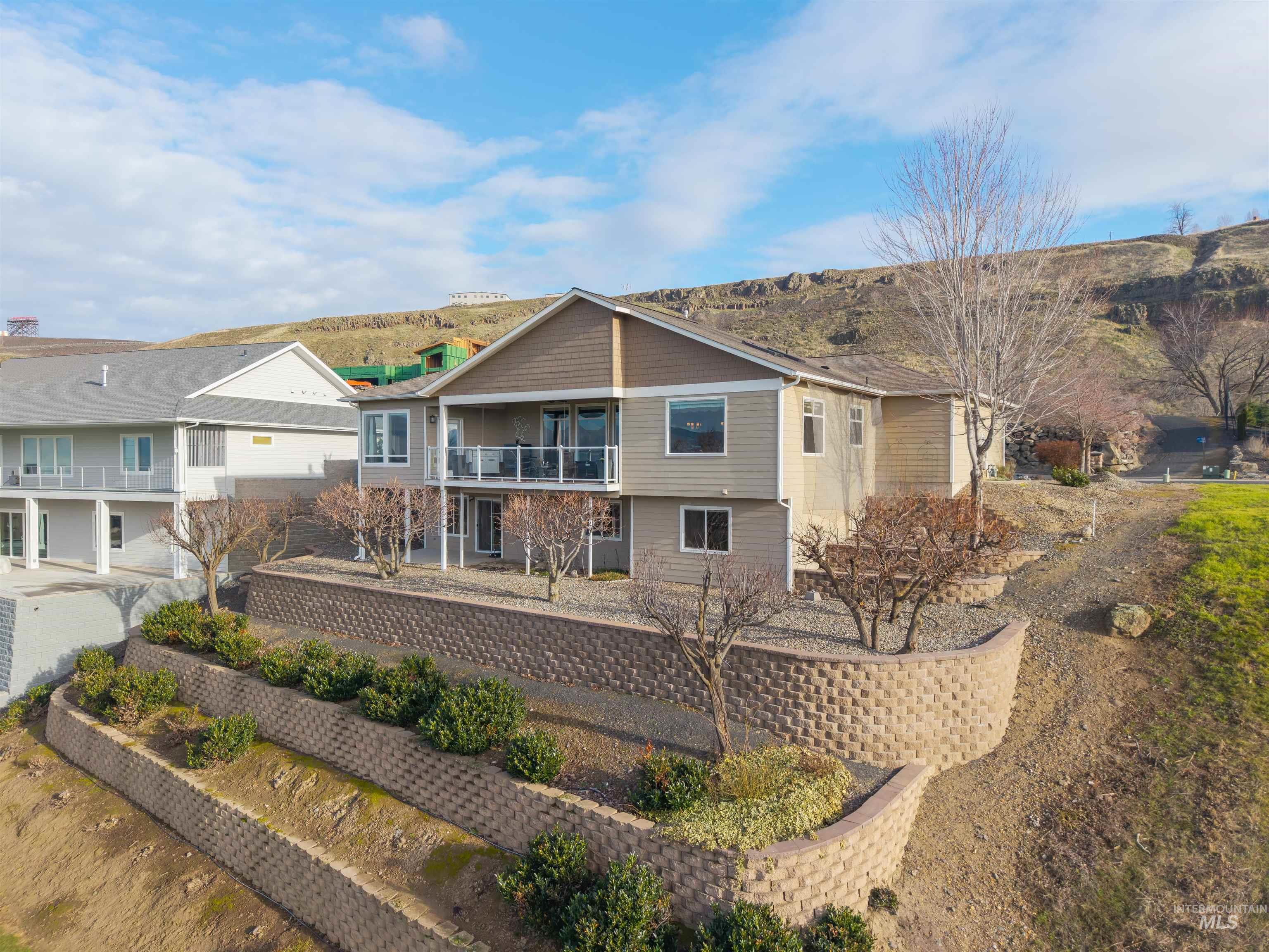 3978 Foothills Dr