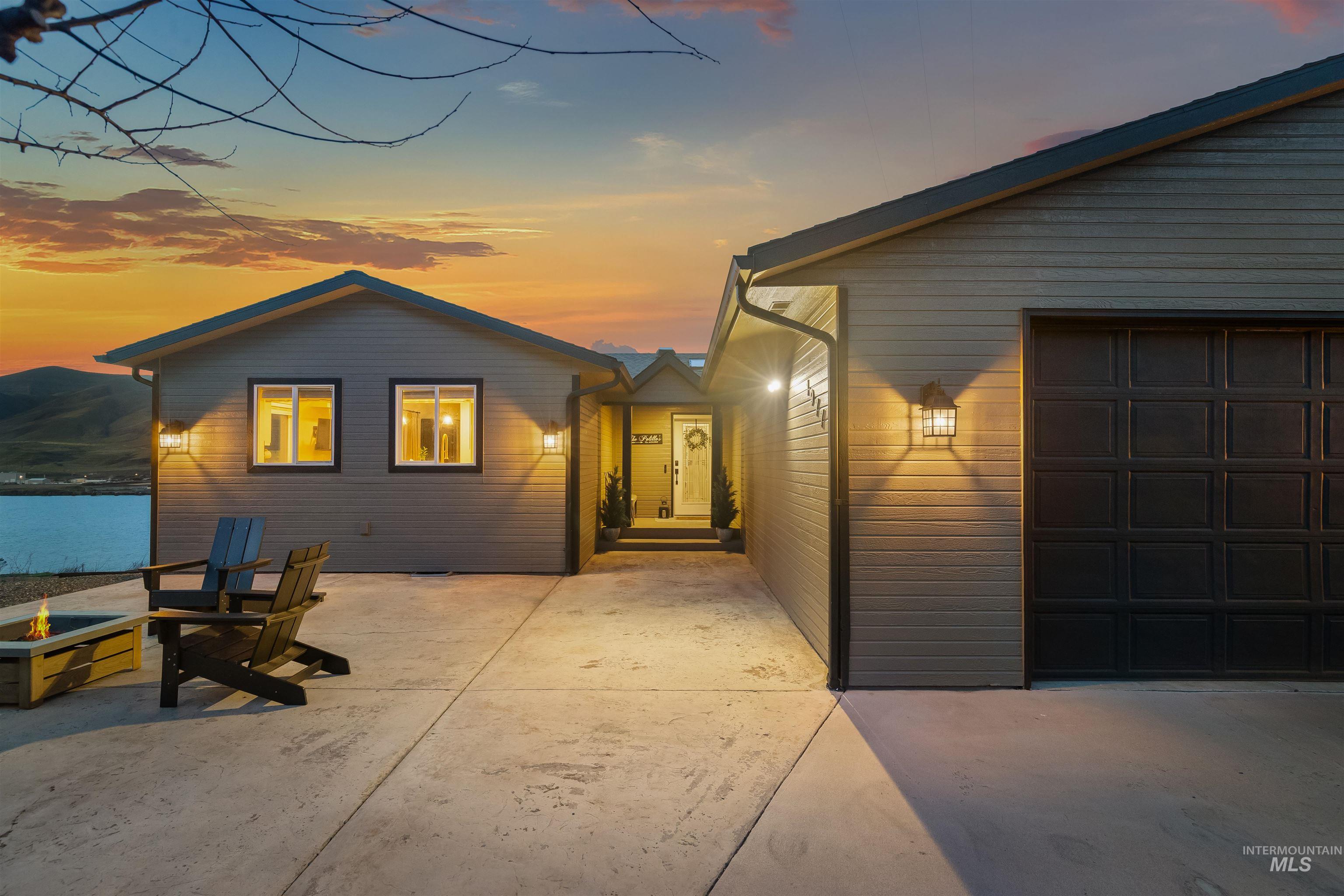 1977 Golfview Dr.