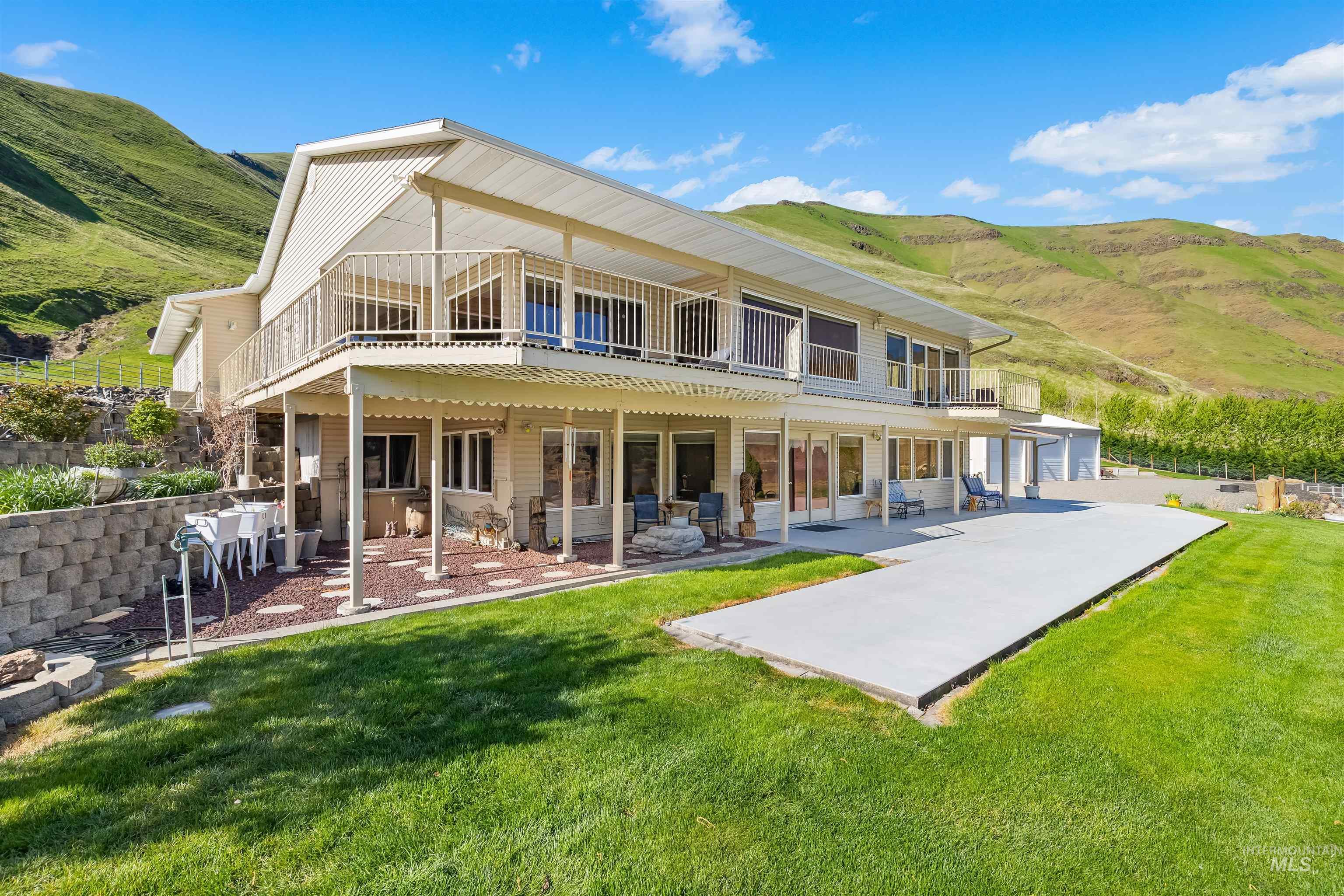 11056 Snake River Road