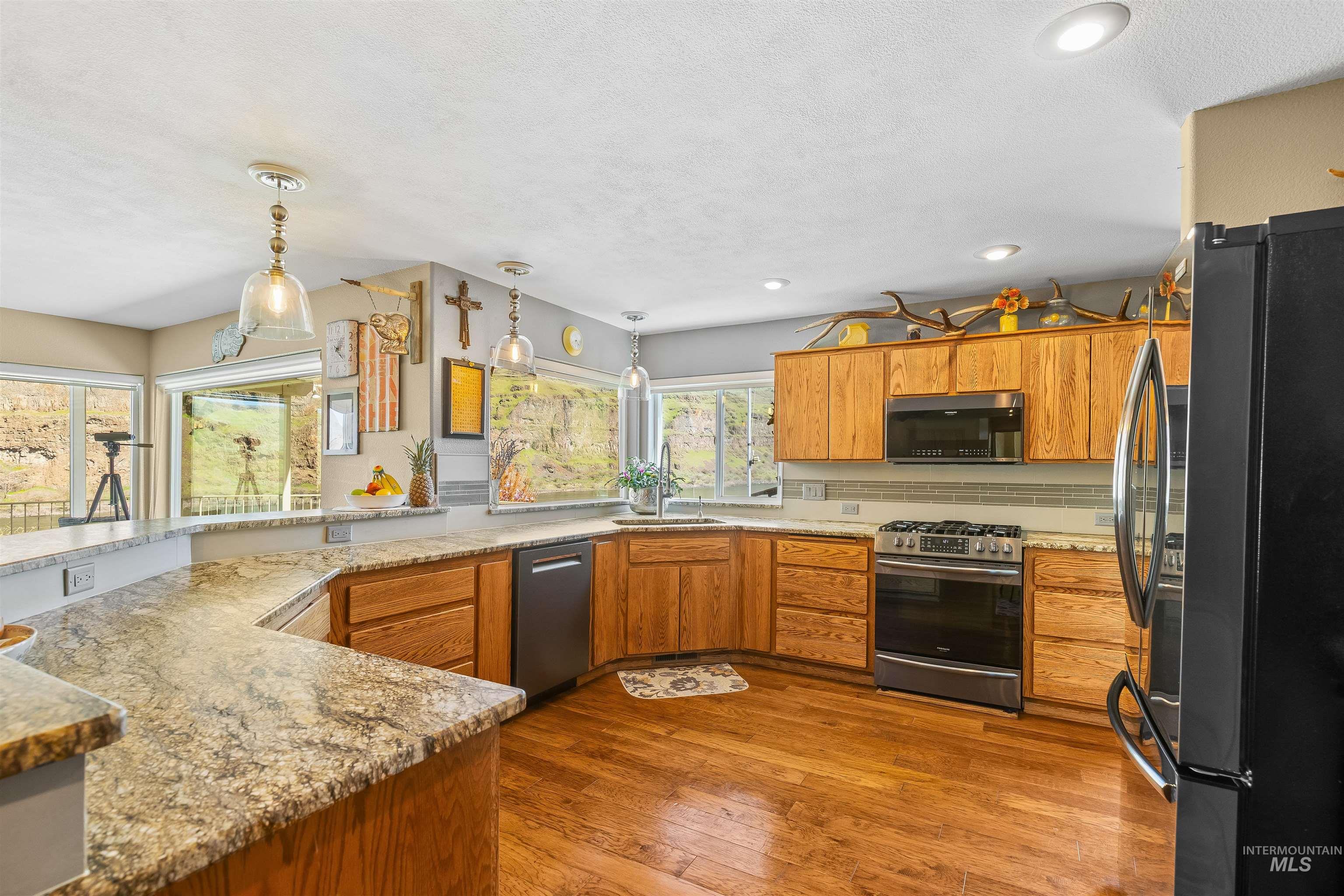 11056 Snake River Road