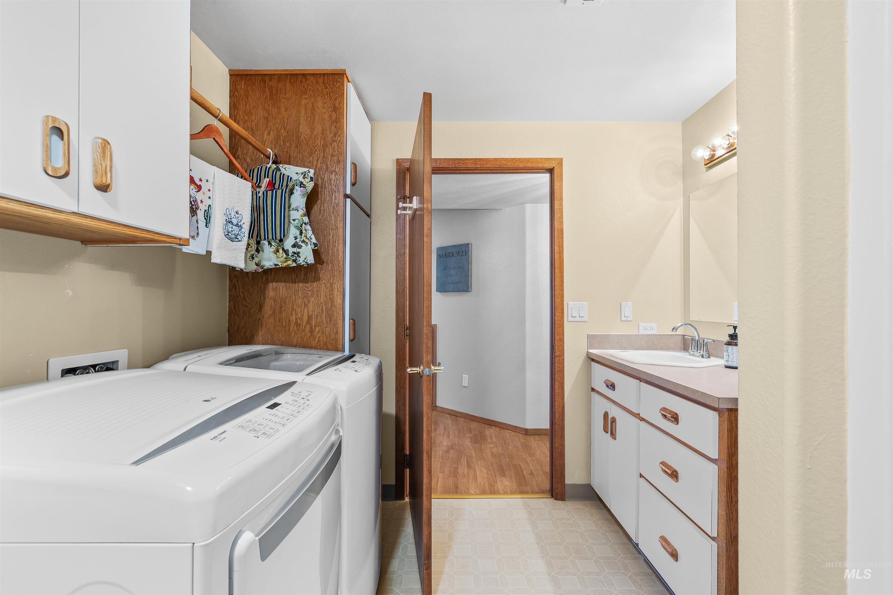 11056 Snake River Road