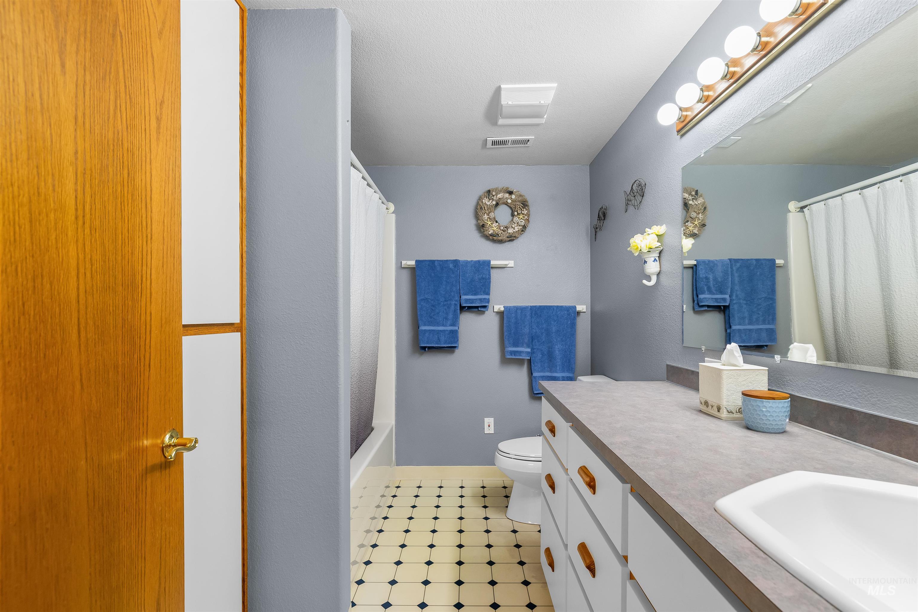 11056 Snake River Road