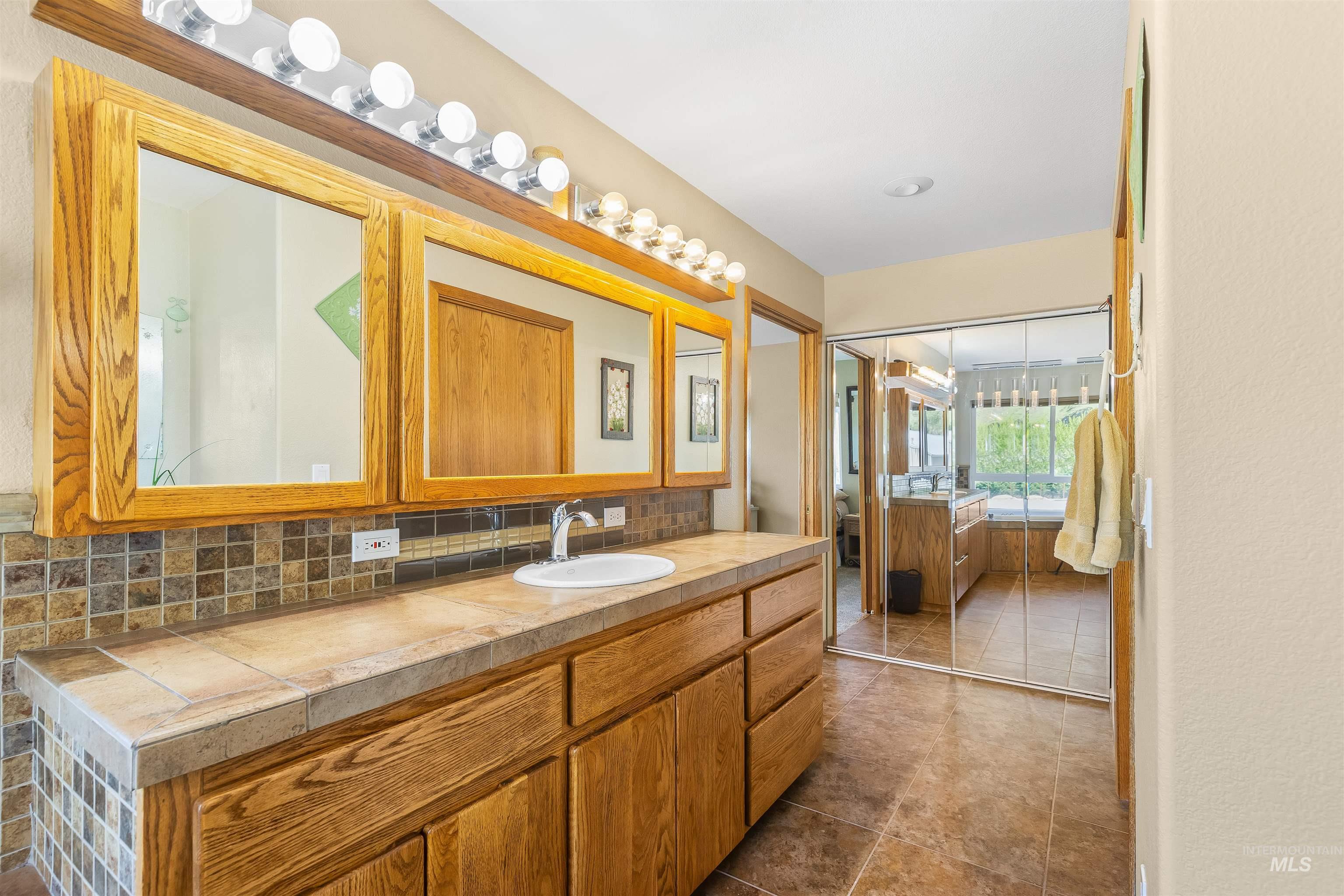 11056 Snake River Road