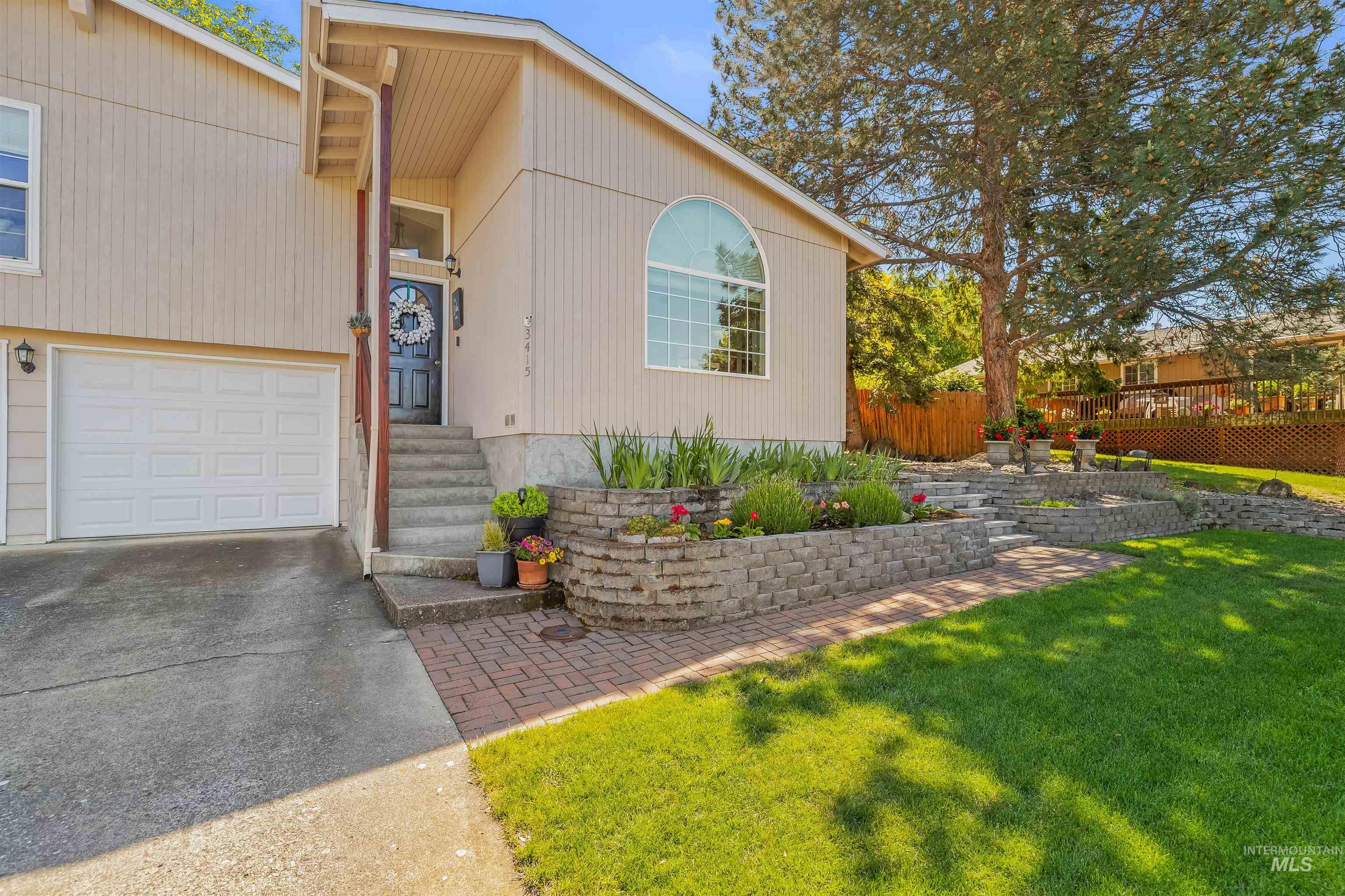 3415 Selway Dr