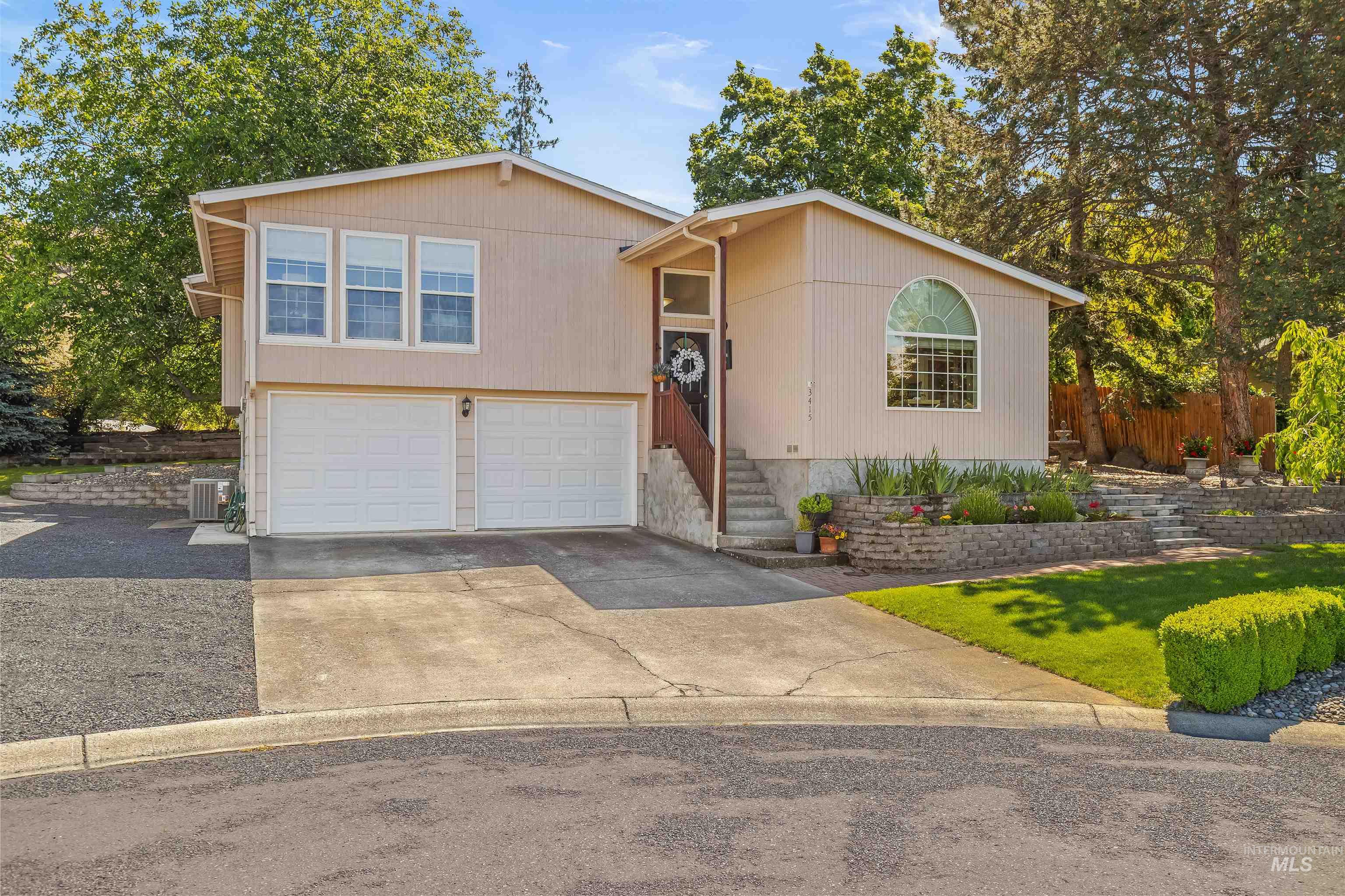 3415 Selway Dr