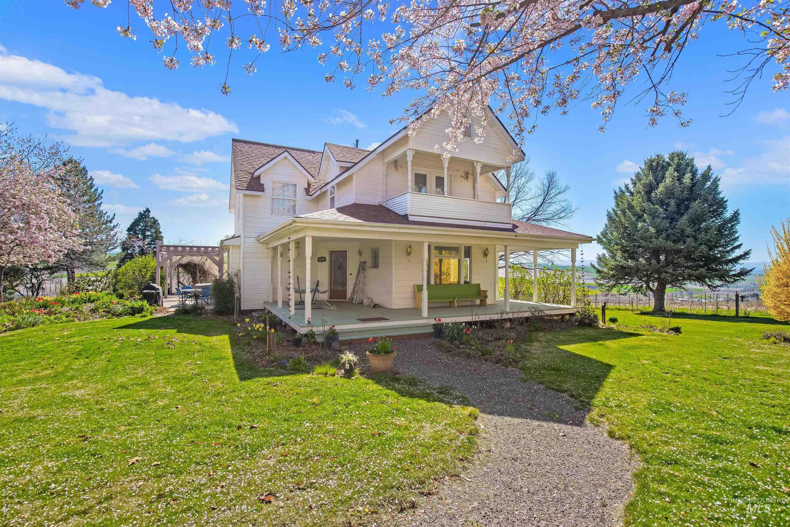 2134 Hemlock Ave