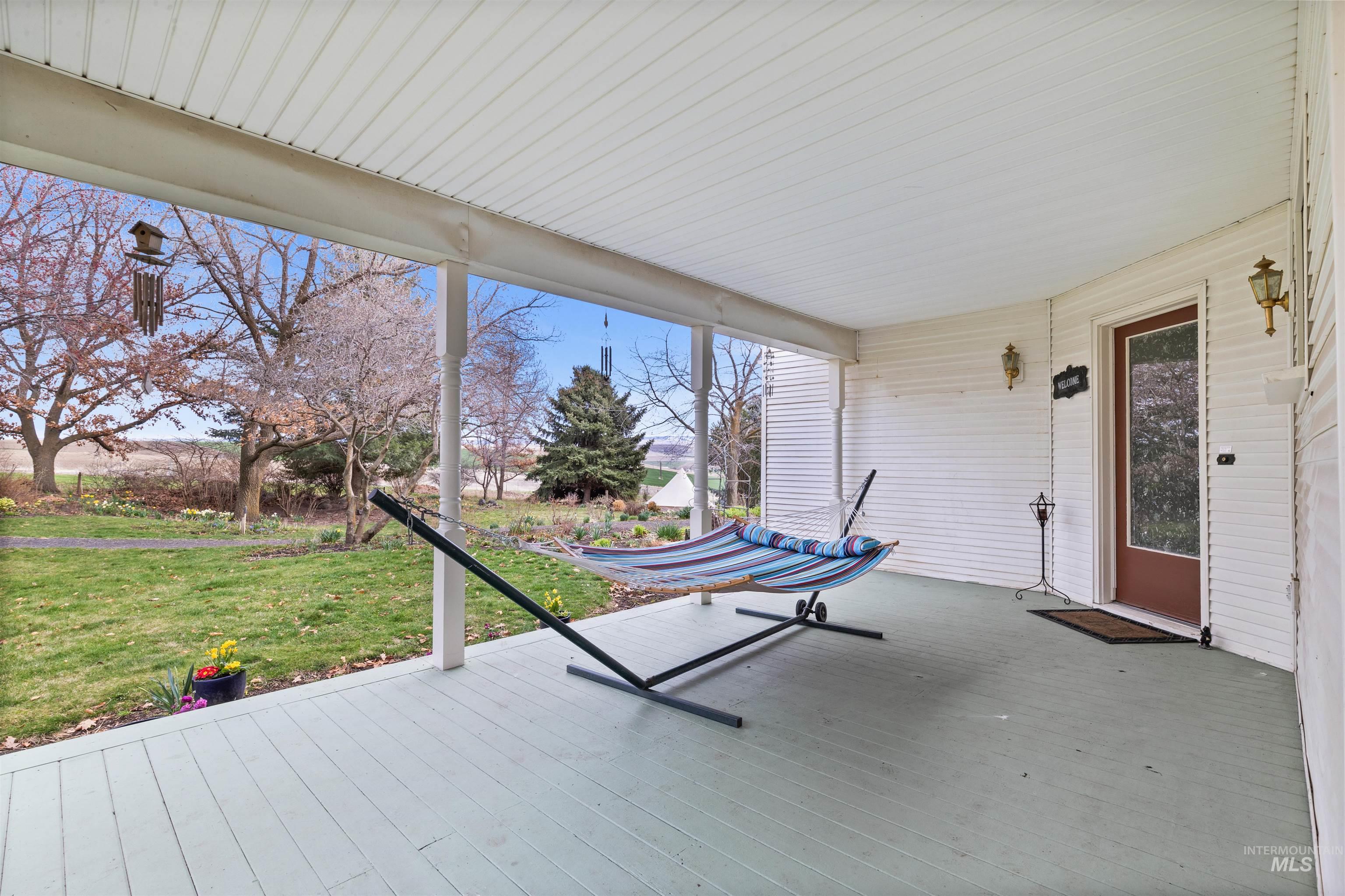 2134 Hemlock Ave