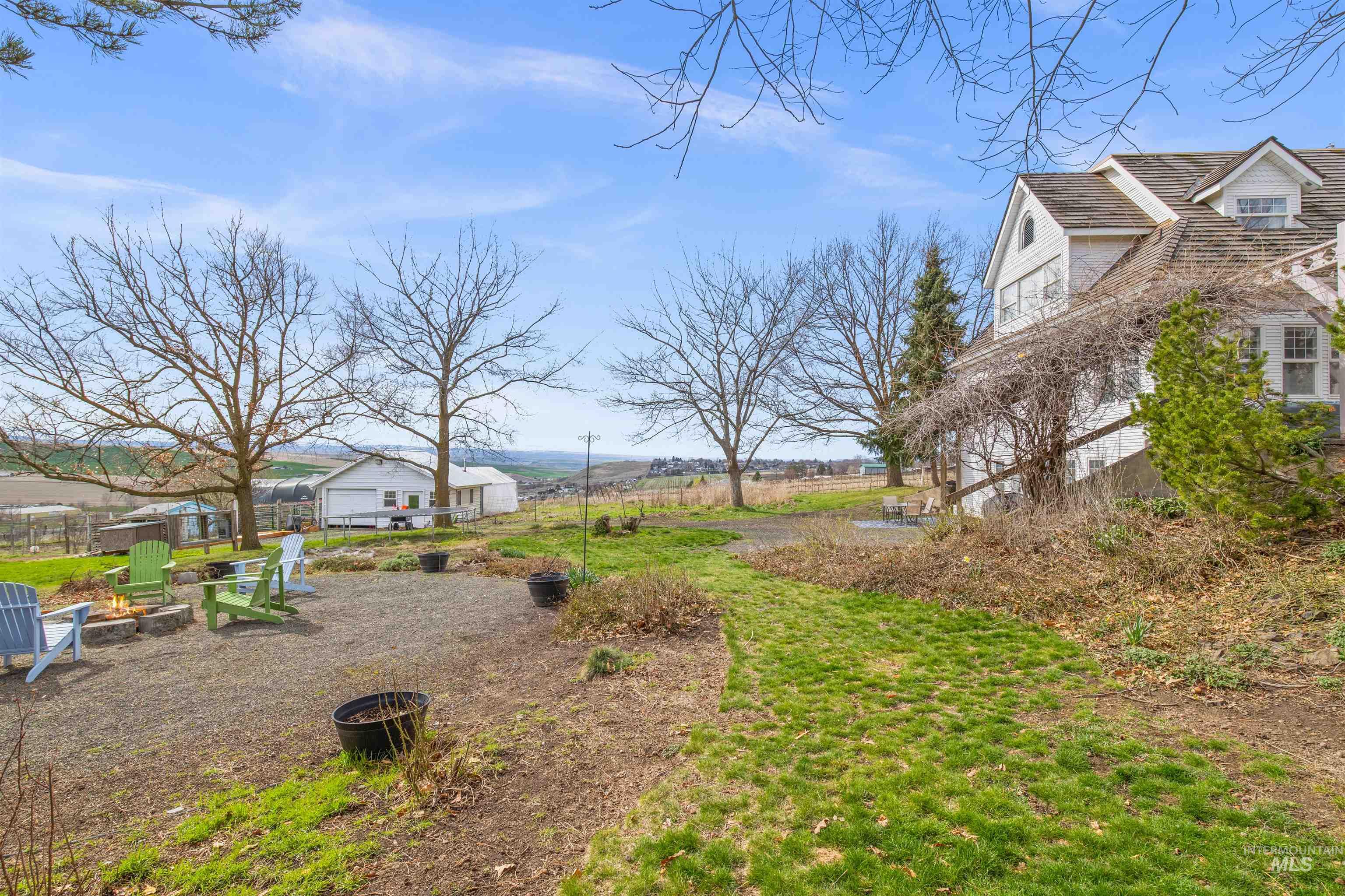 2134 Hemlock Ave