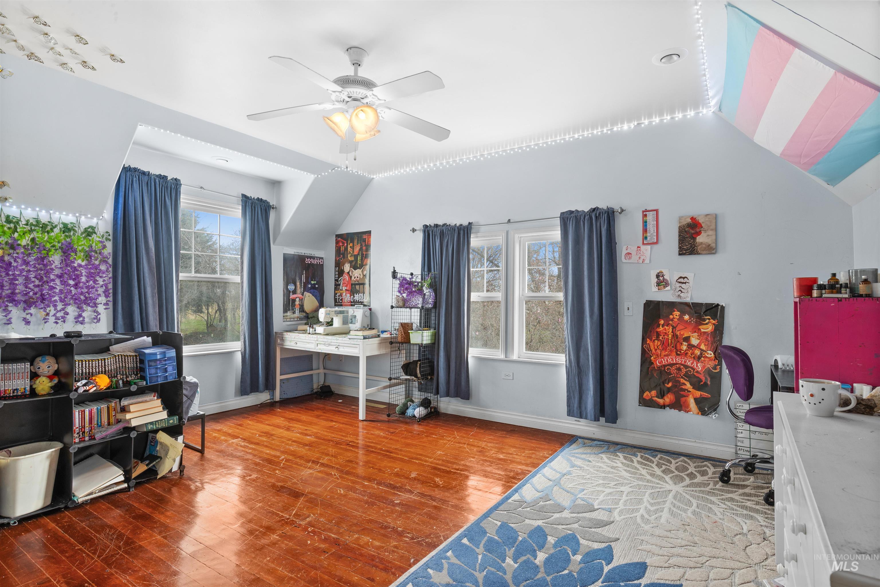 2134 Hemlock Ave