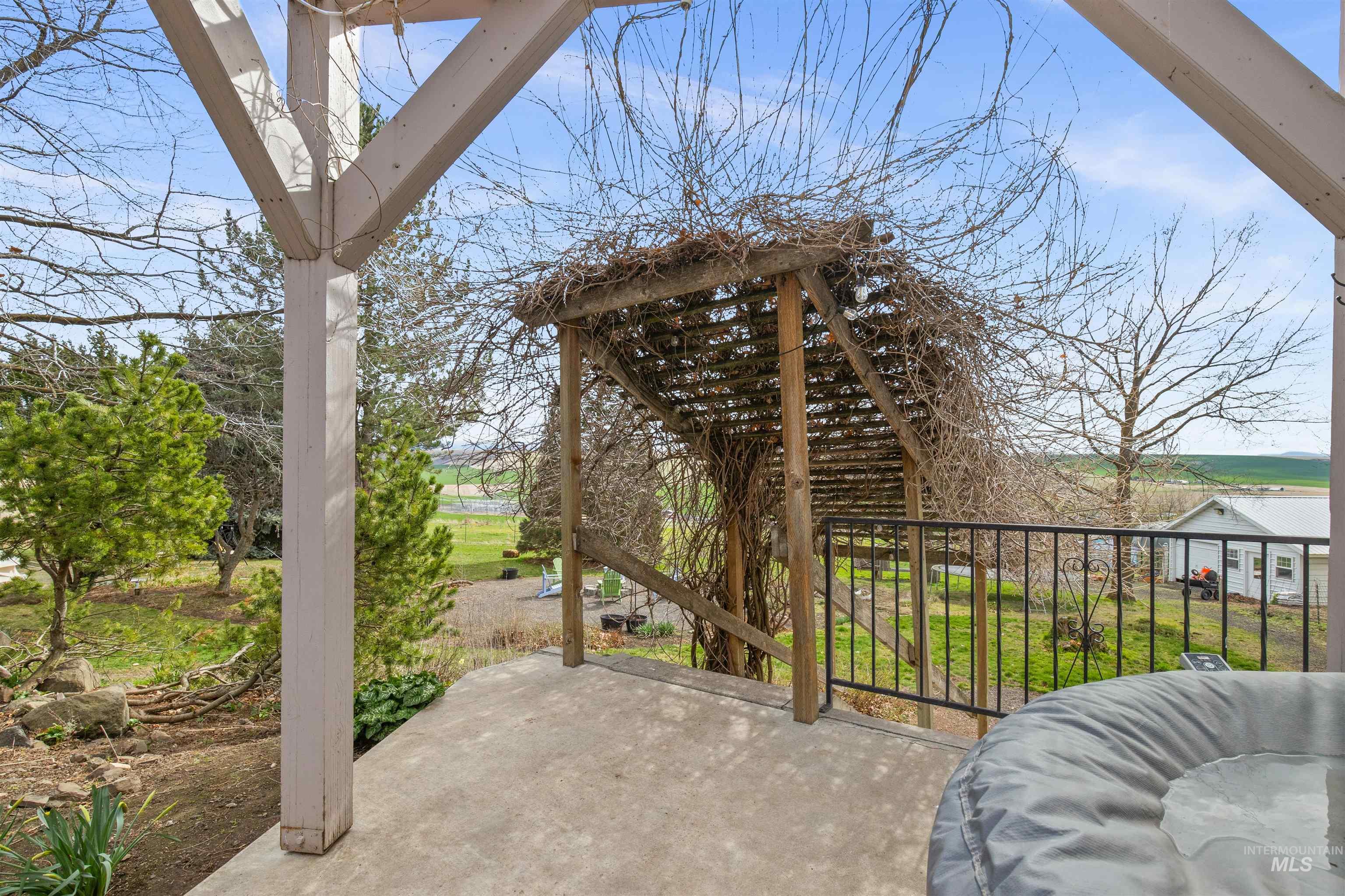 2134 Hemlock Ave