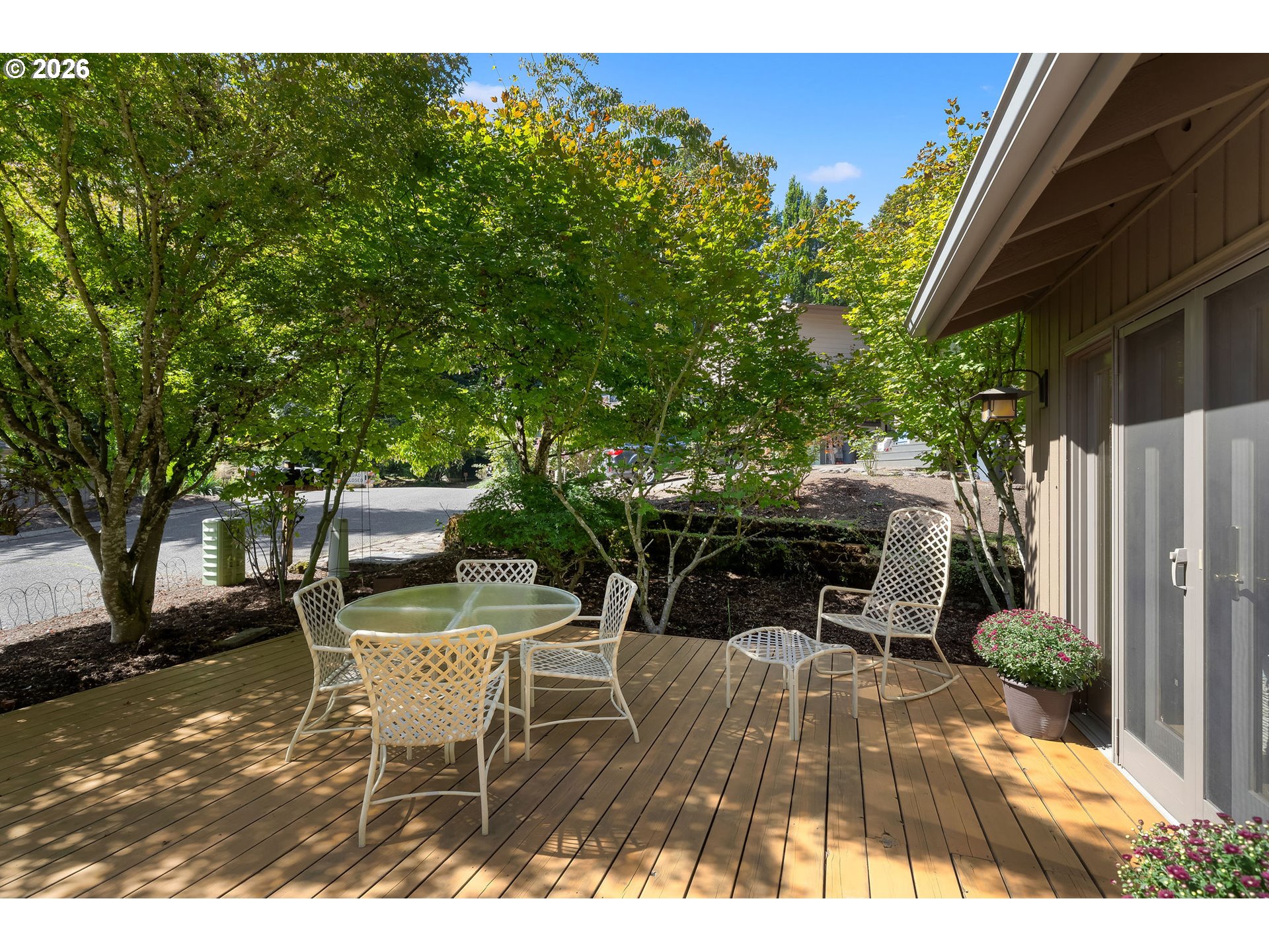 12 MOUNTAIN CIR