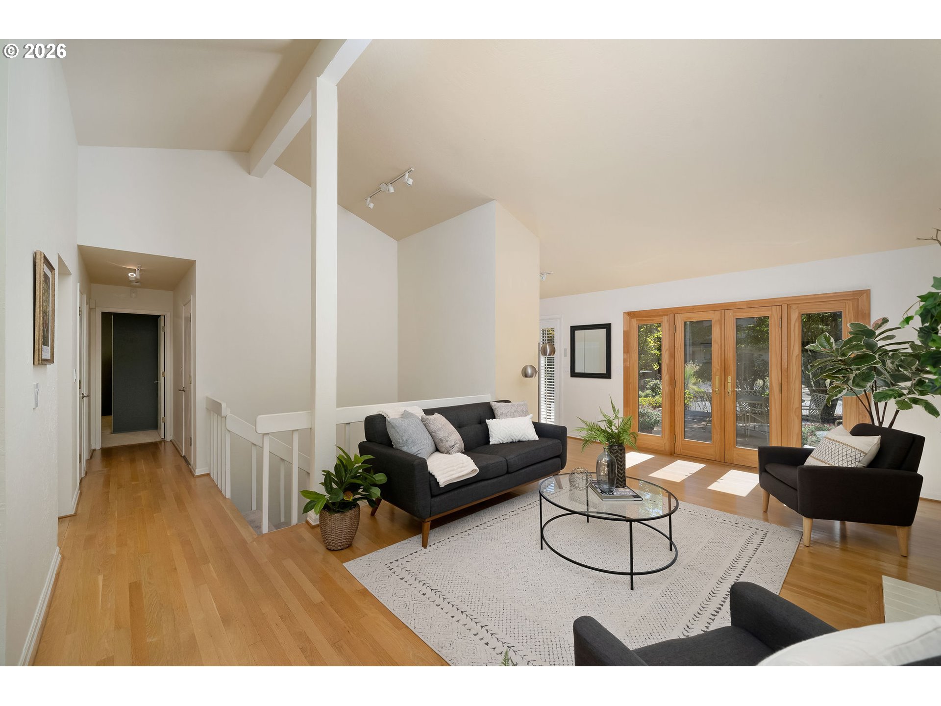 12 MOUNTAIN CIR
