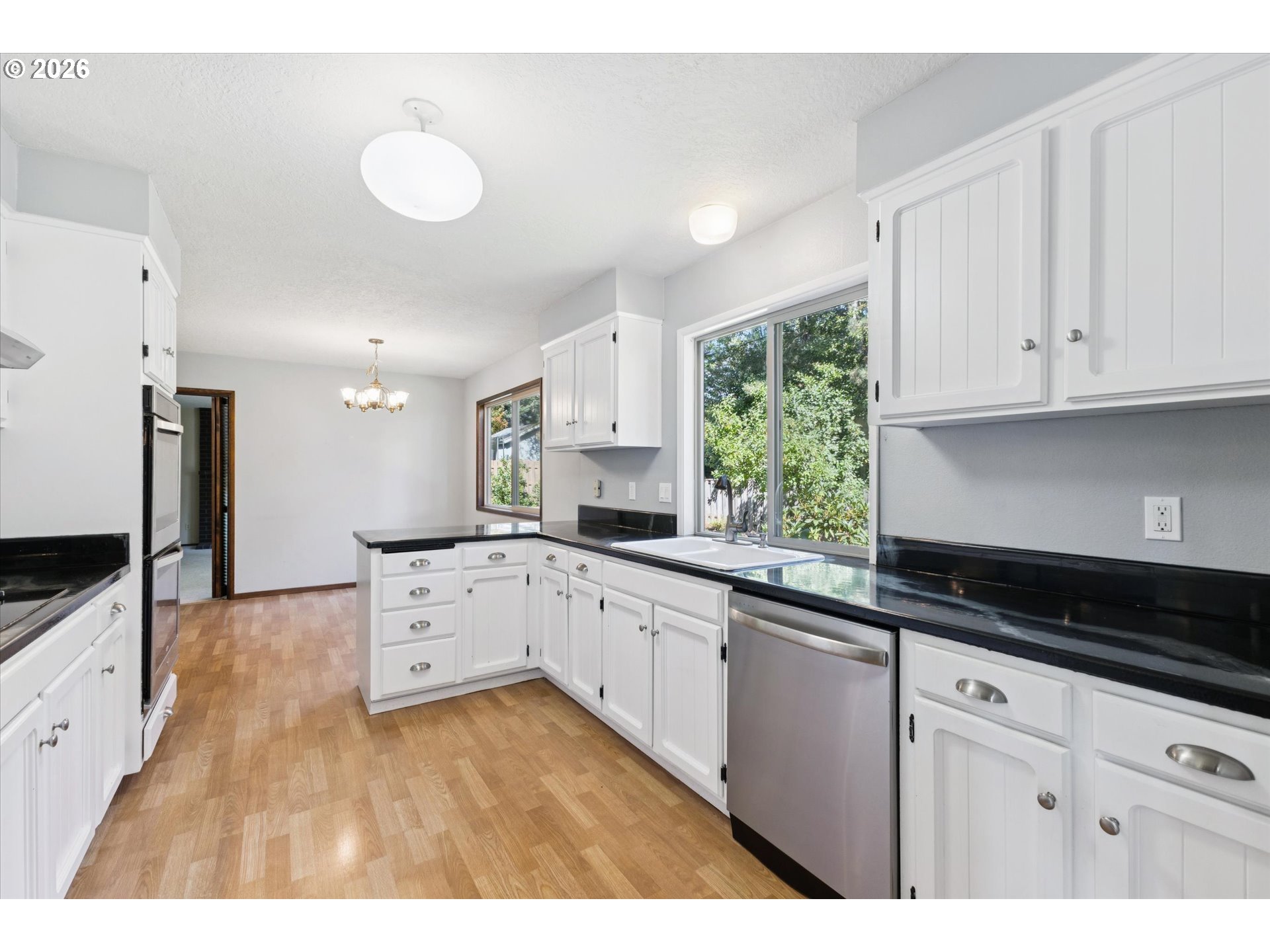 12 TOUCHSTONE