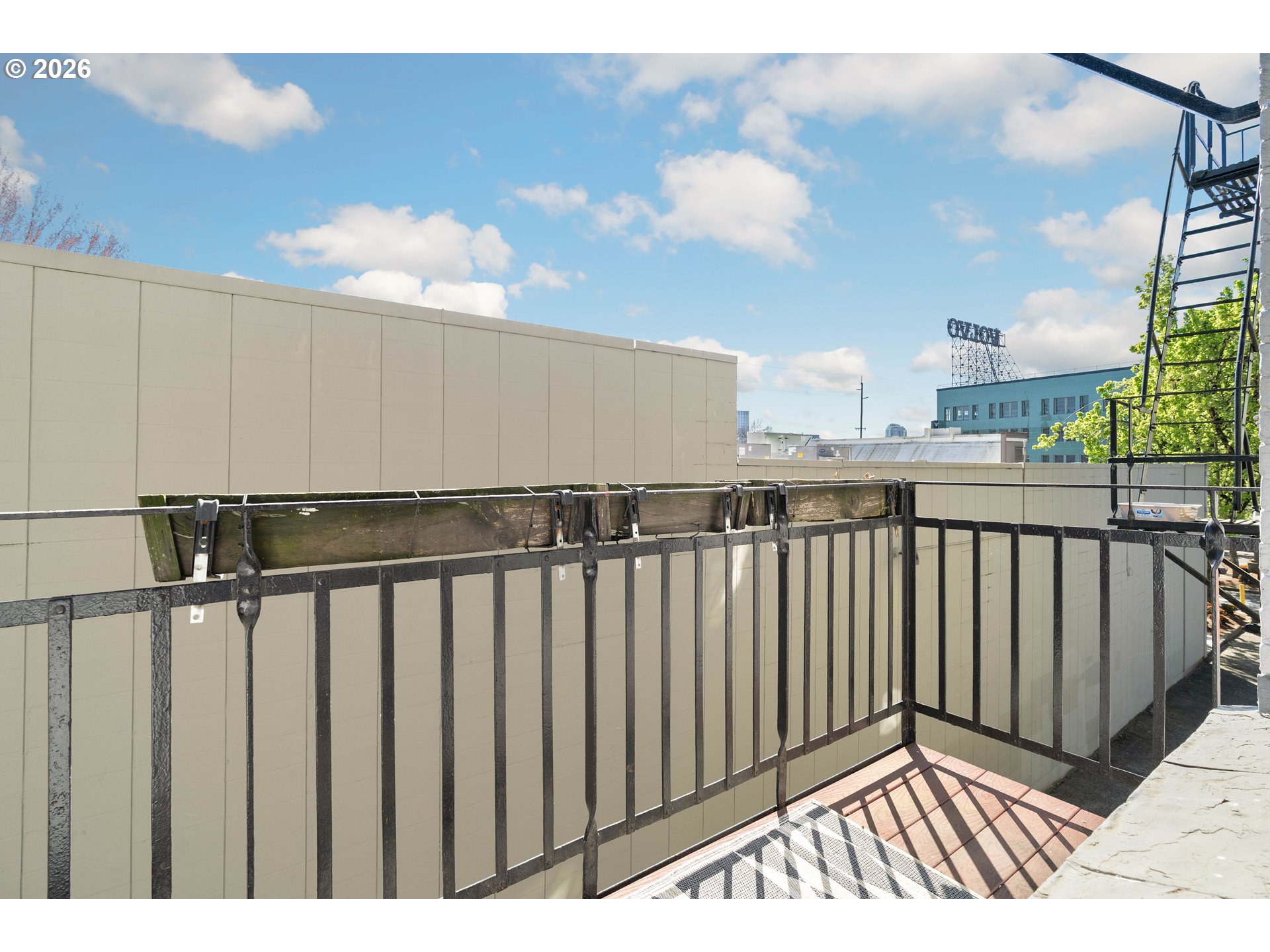118 NW KING AVE 21