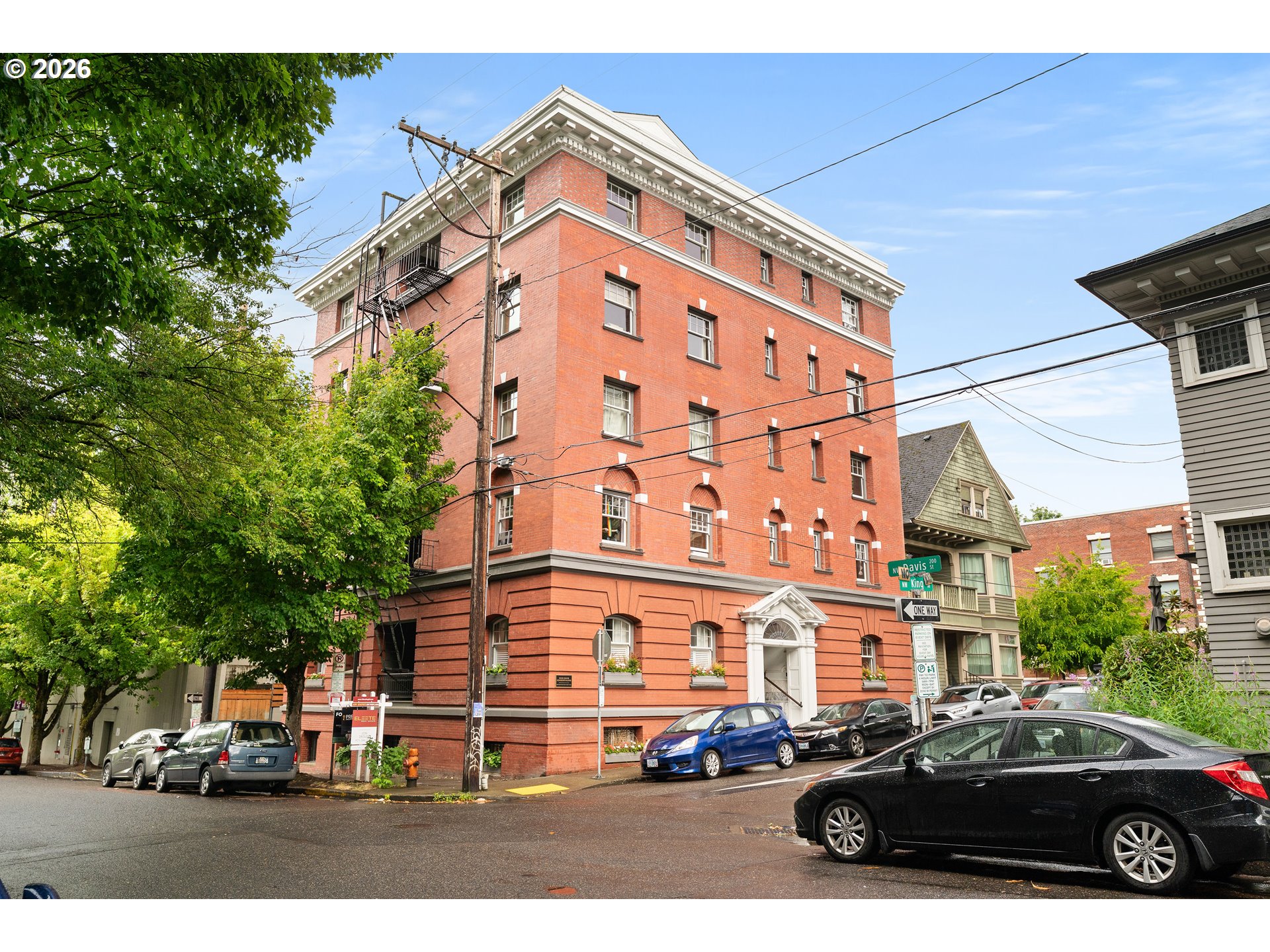 118 NW KING AVE 21