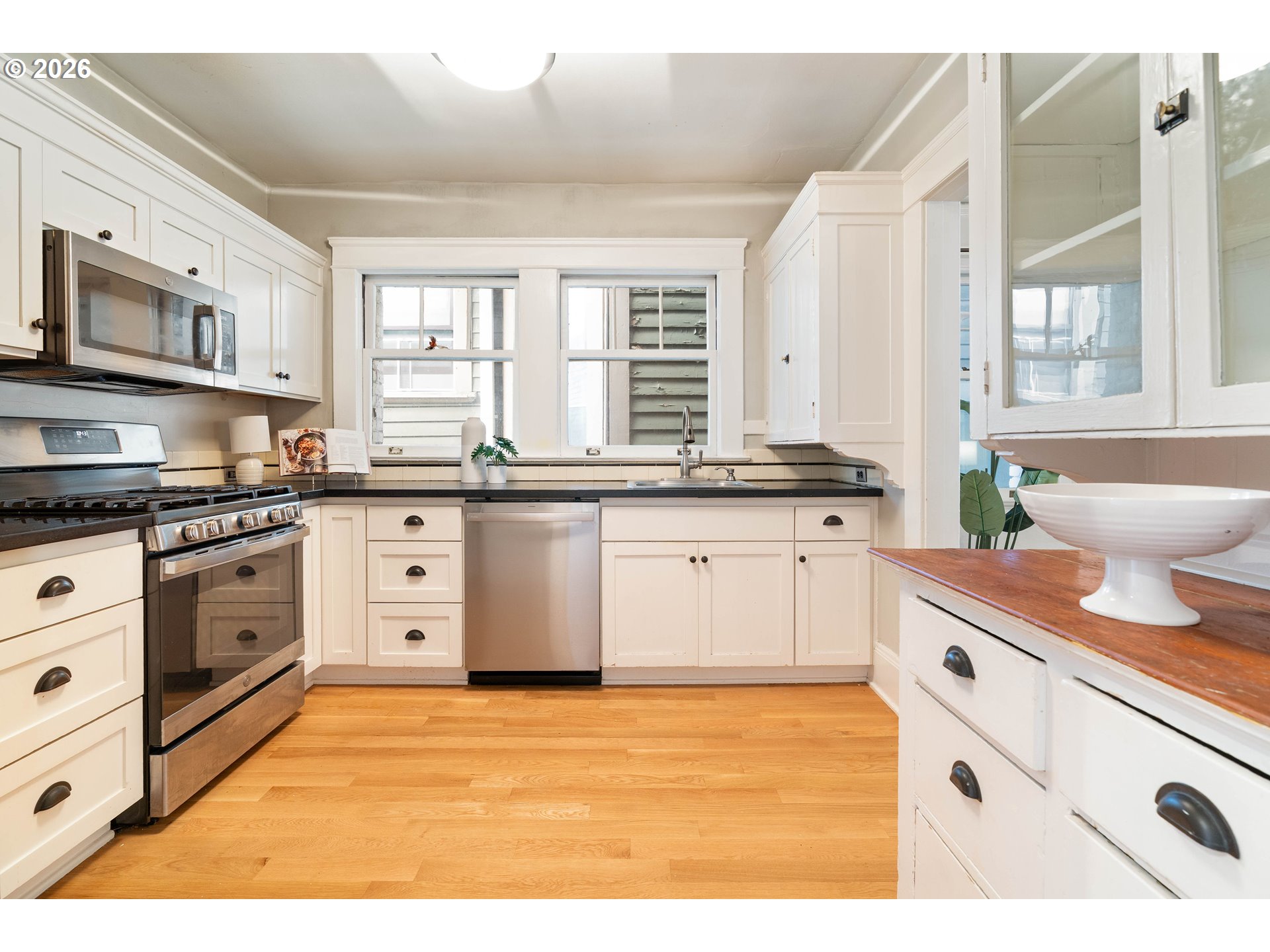 118 NW KING AVE 21