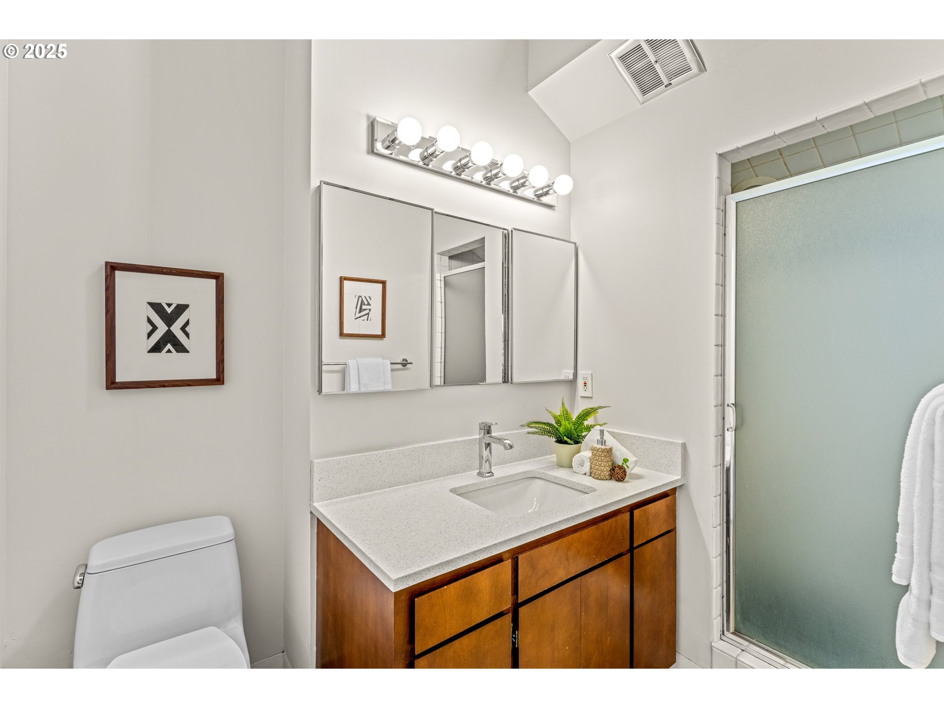 47 TANGLEWOOD DR, Lake Oswego