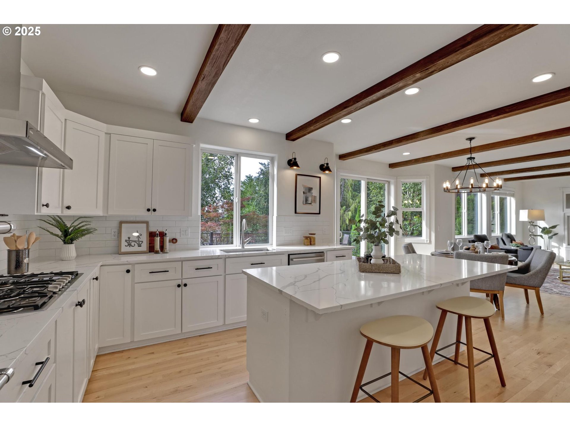 14006 NW LAKEVIEW DR