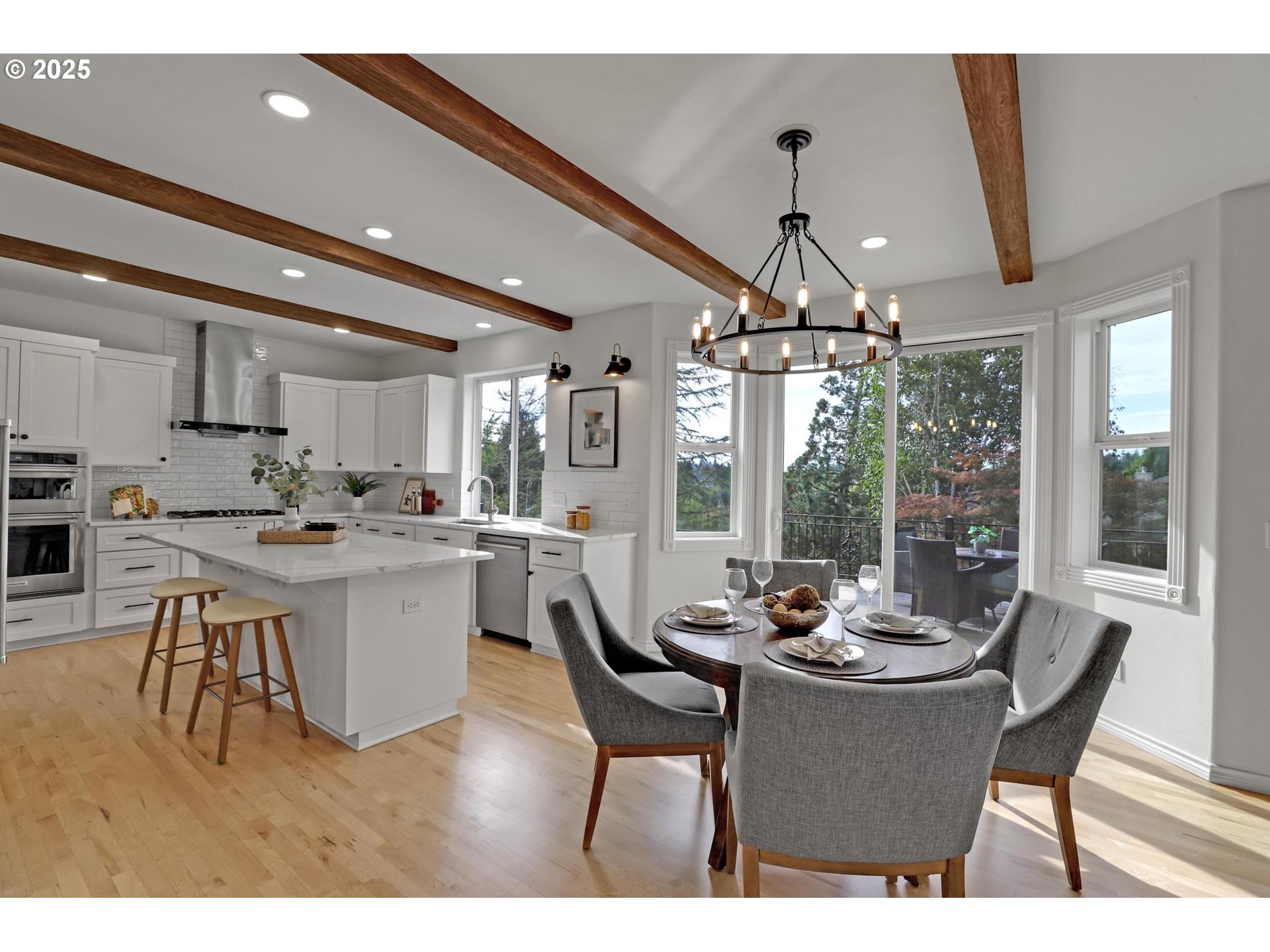 14006 NW LAKEVIEW DR