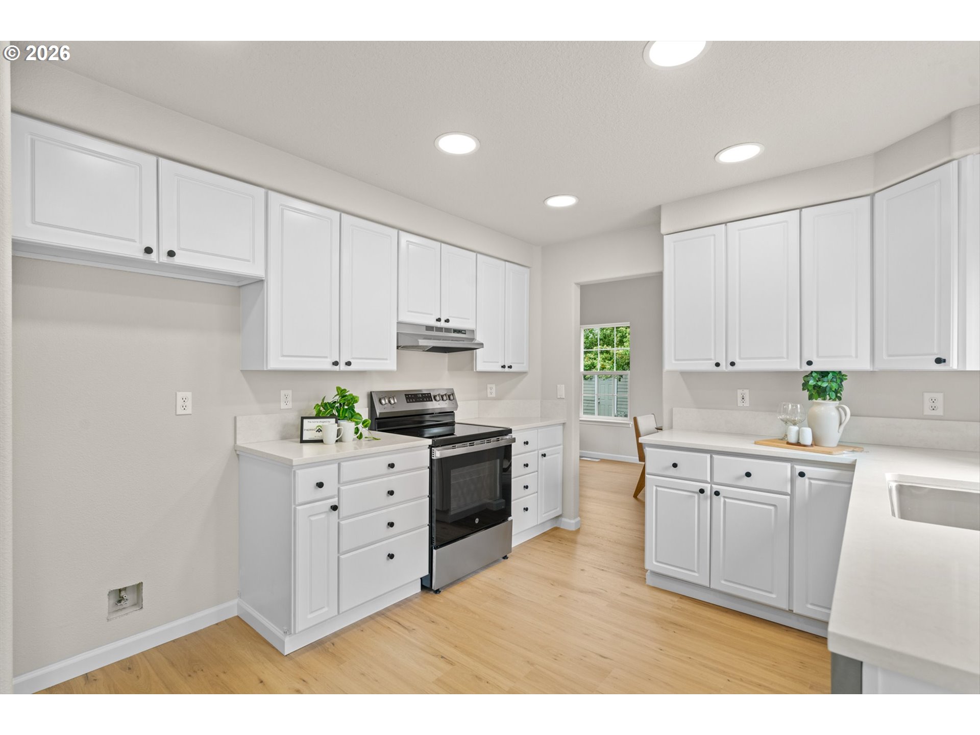 462 SW 211TH AVE